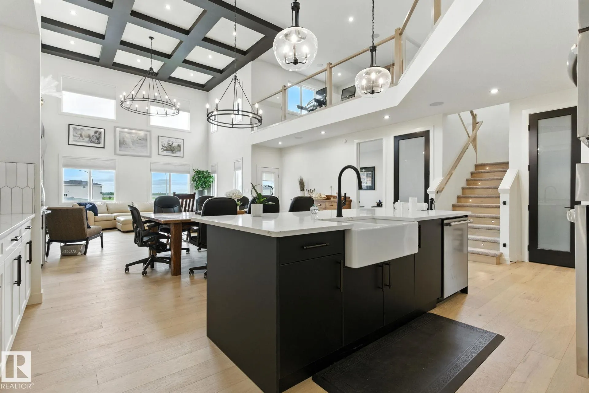 73 ASHBURY Crescent