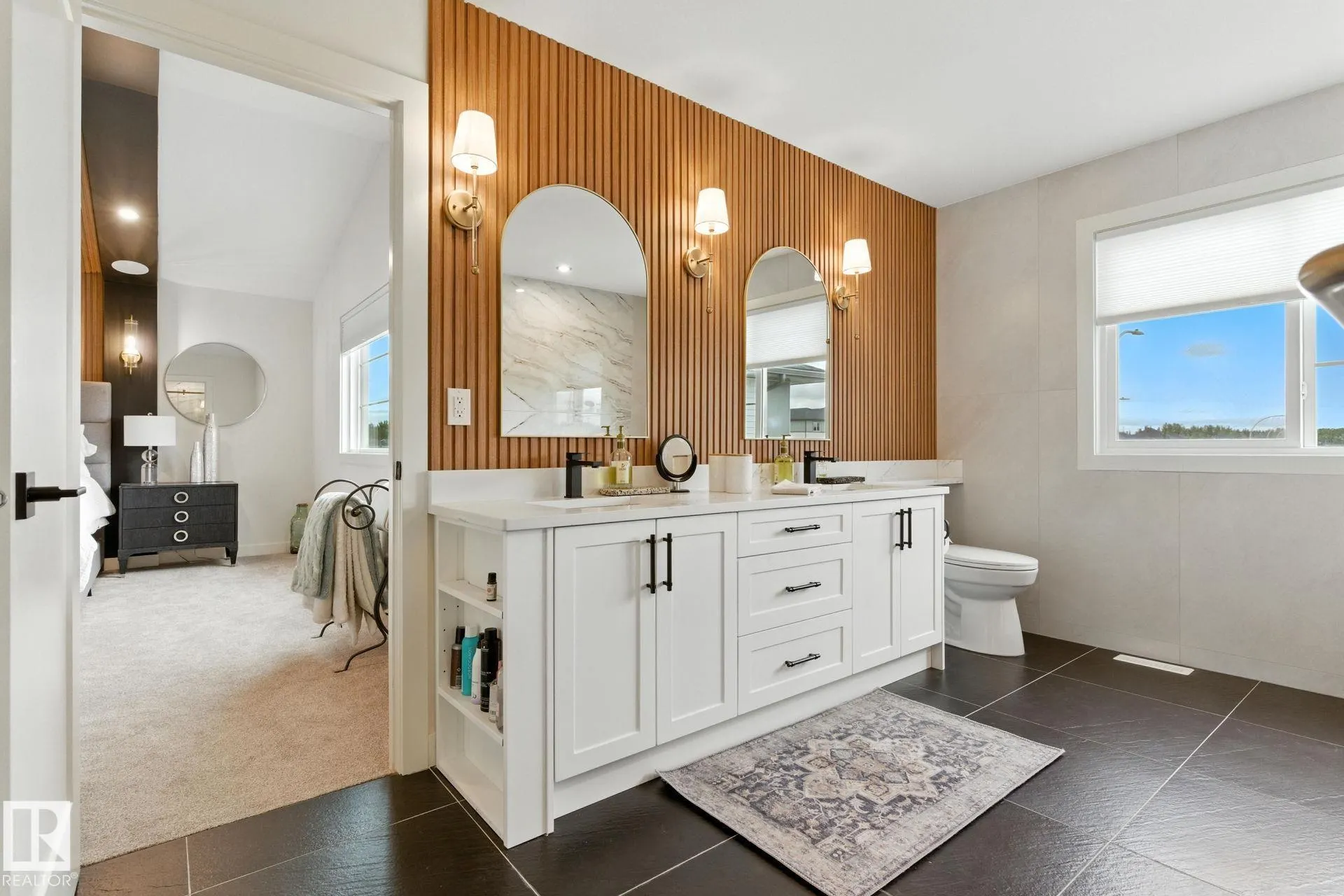 73 ASHBURY Crescent