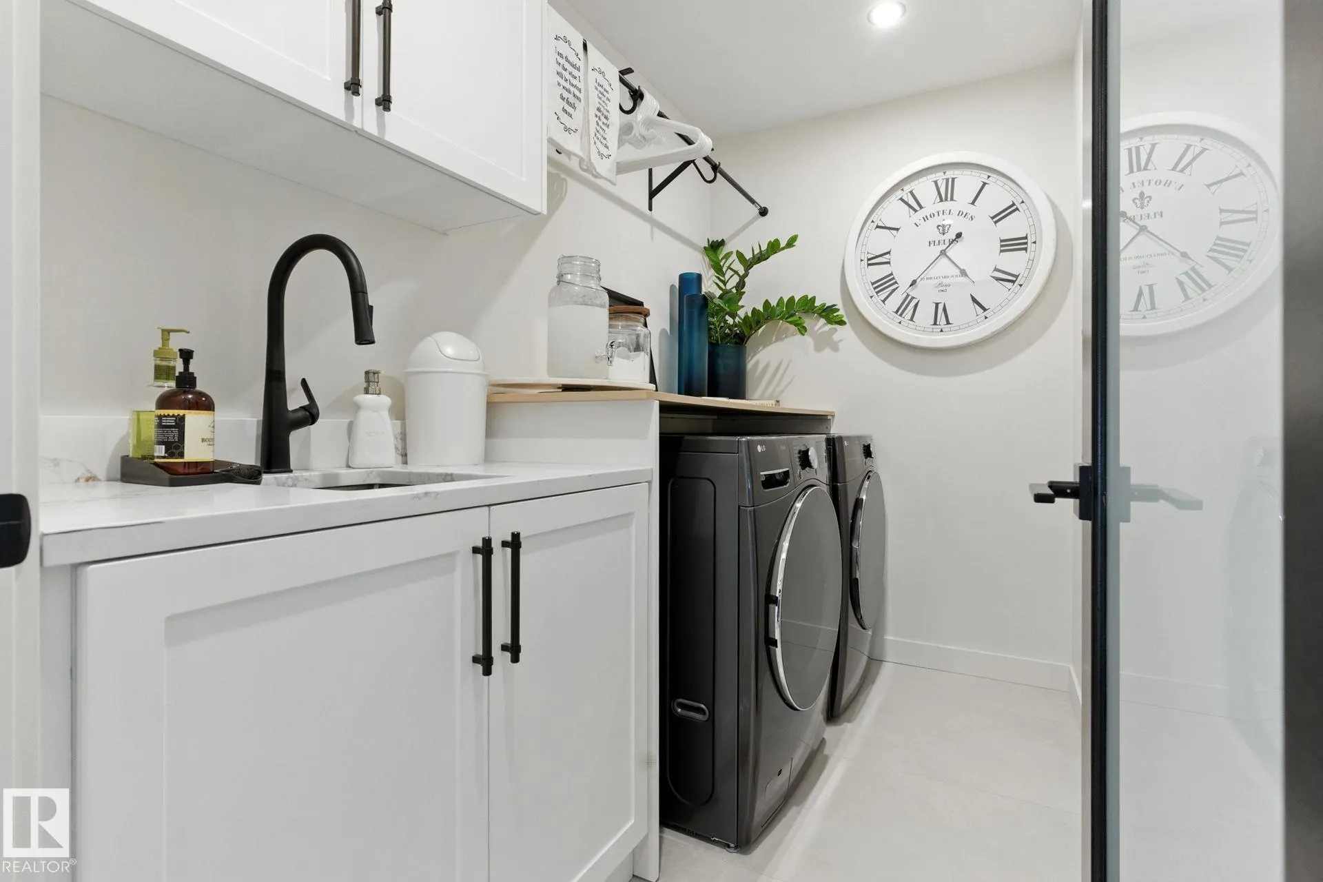 73 ASHBURY Crescent