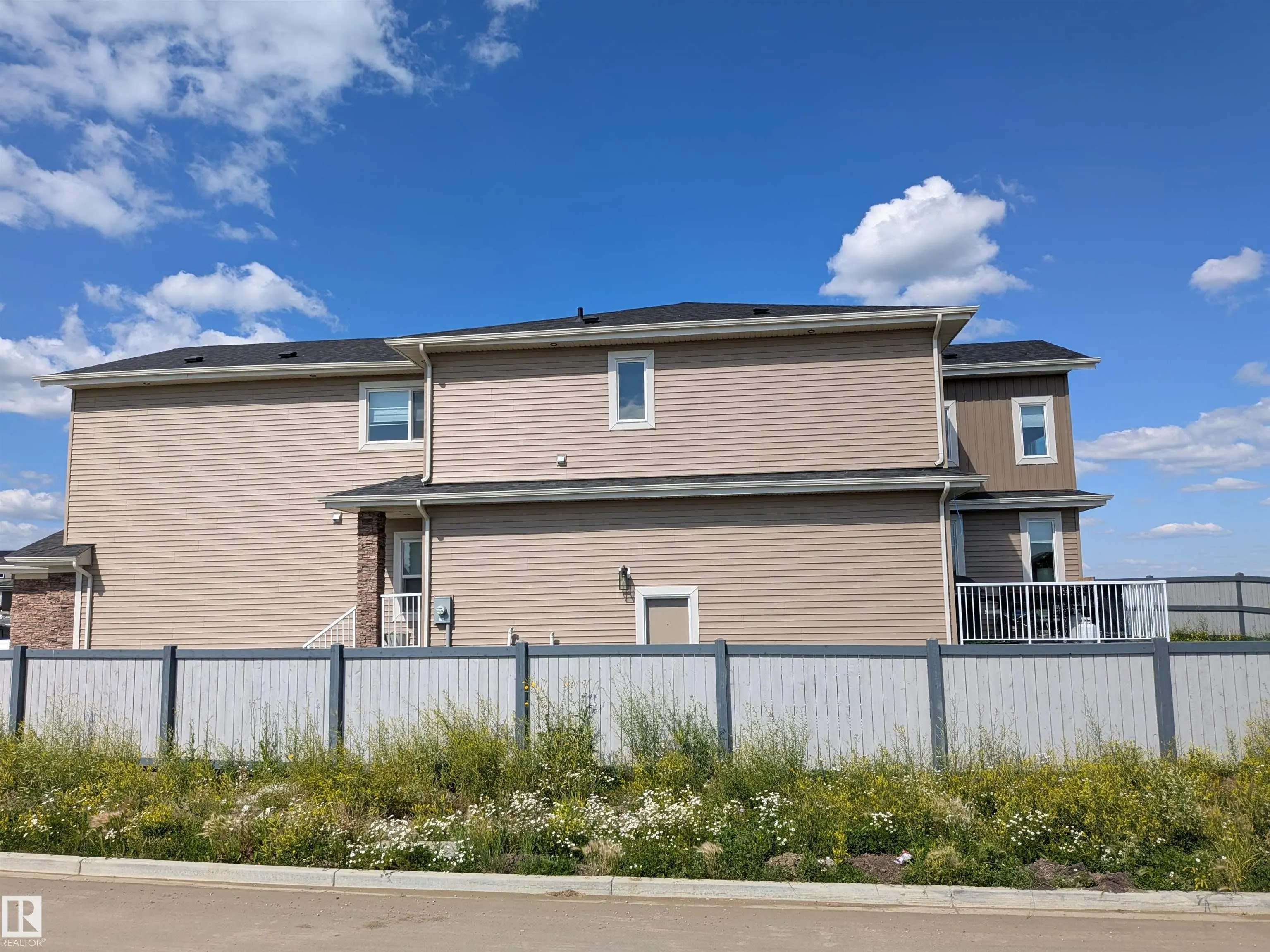 73 ASHBURY Crescent