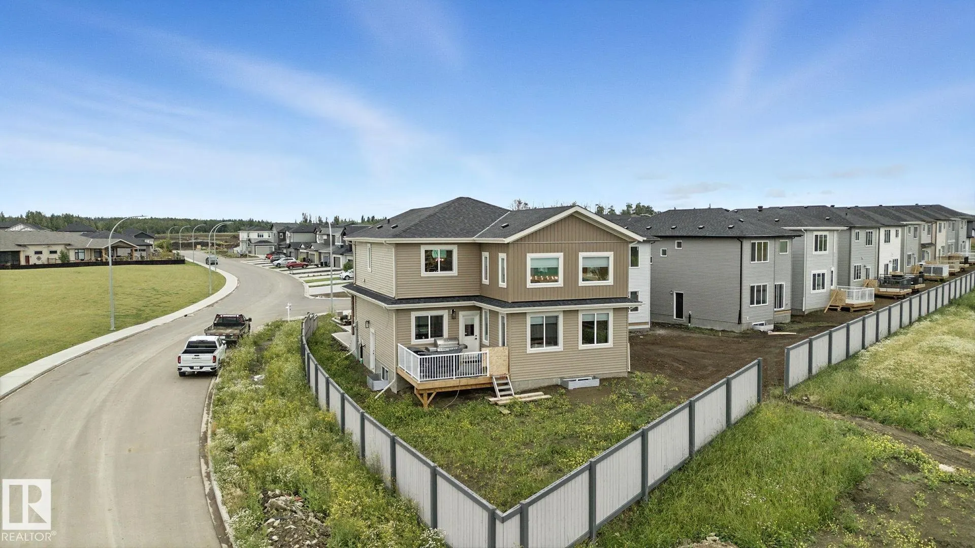 73 ASHBURY Crescent