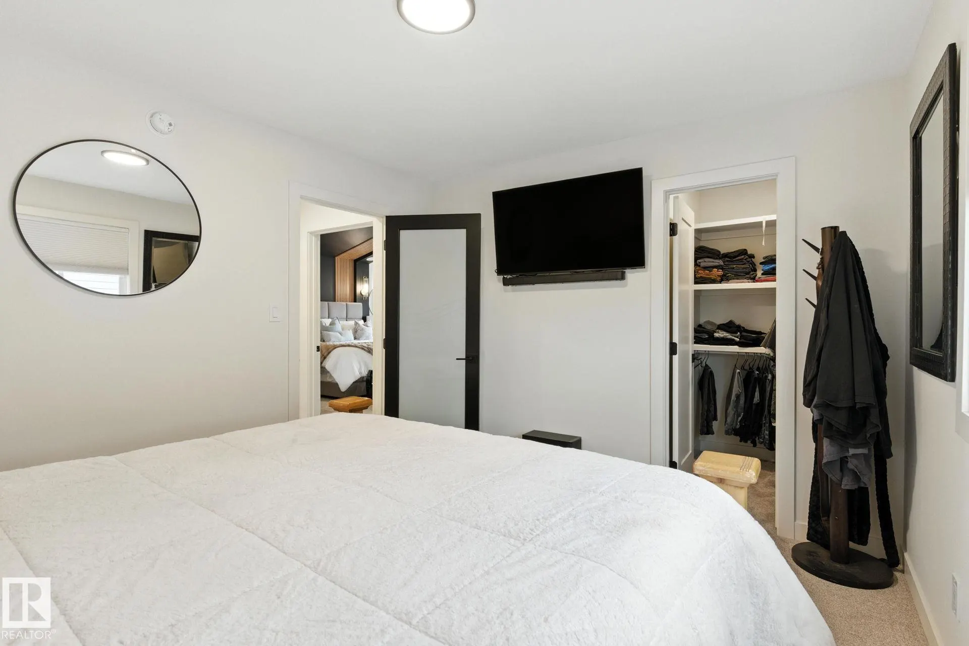 73 ASHBURY Crescent