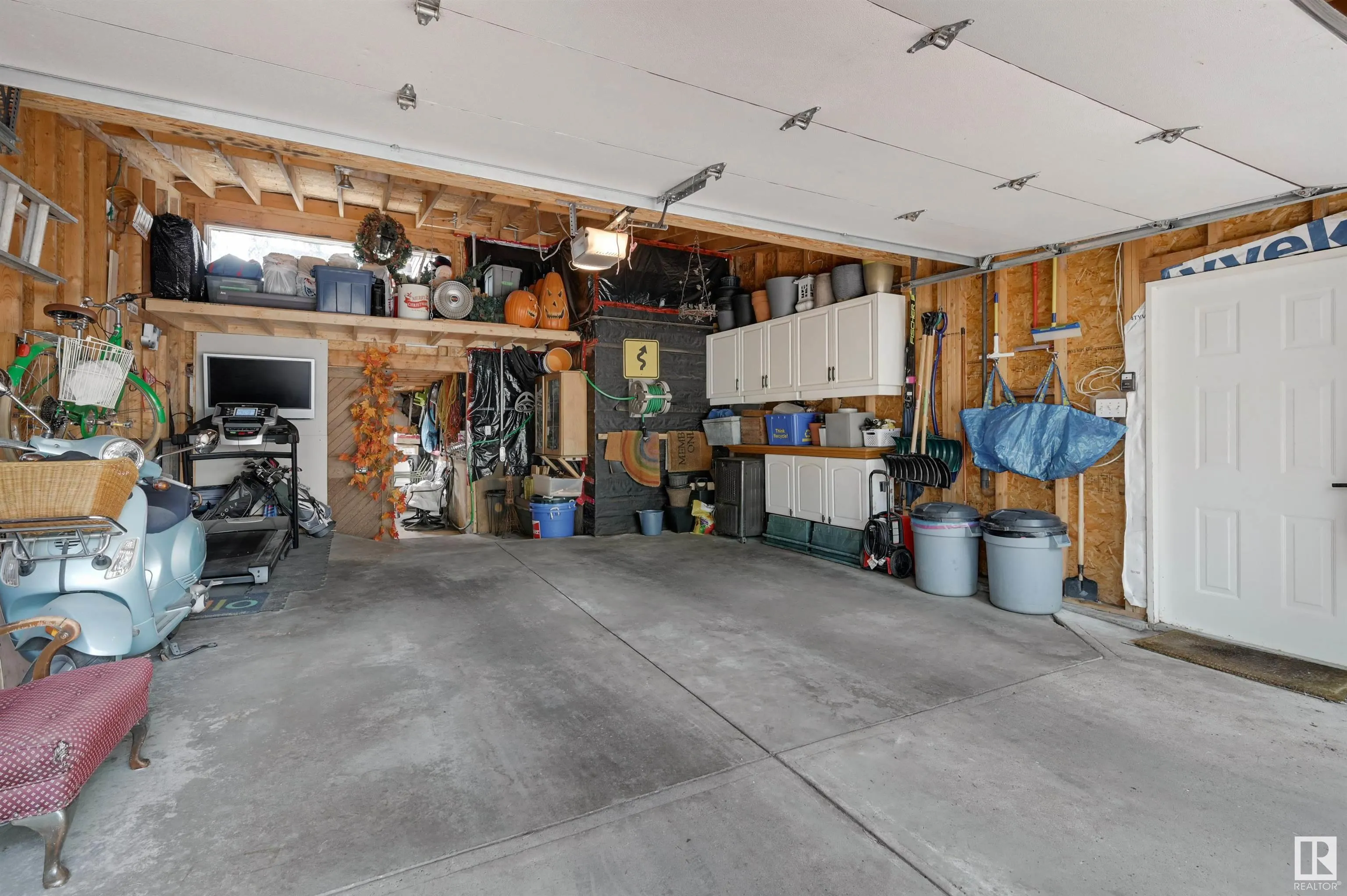 14228 RAVINE Drive
