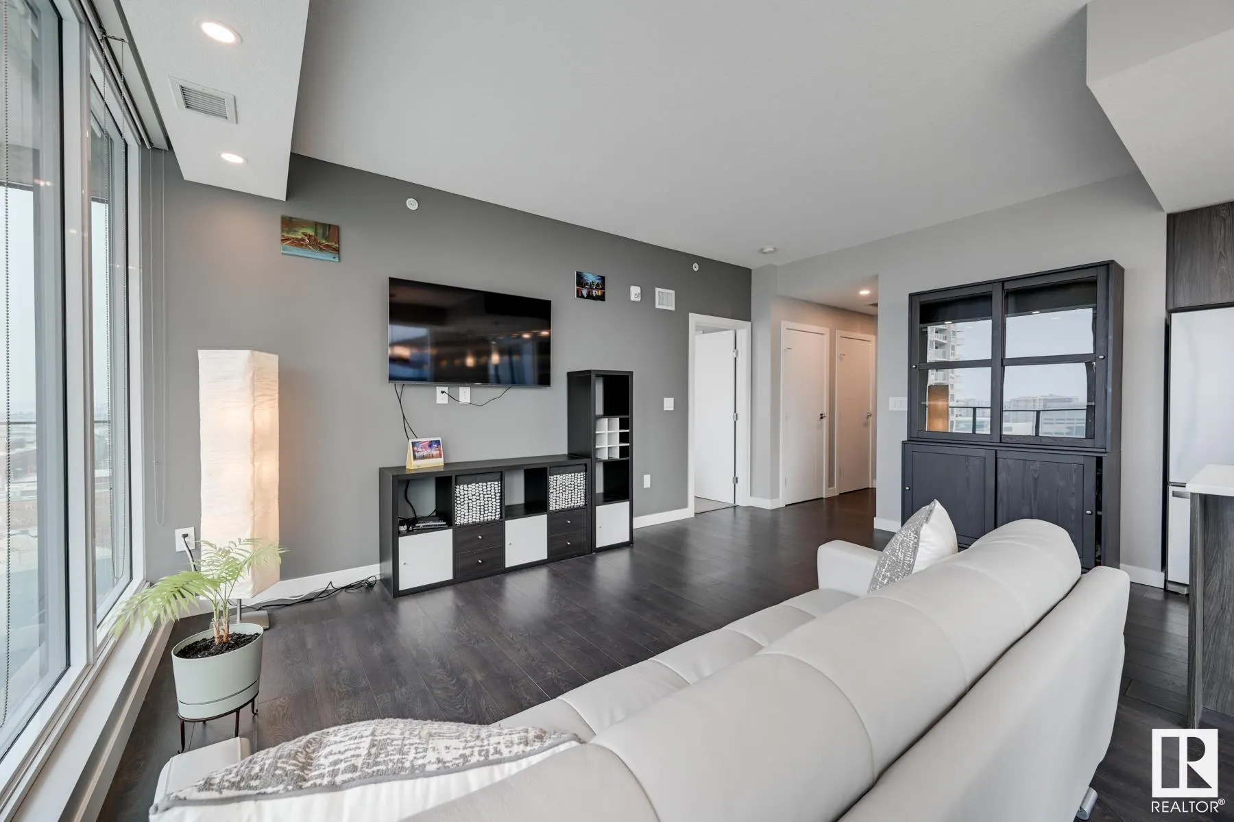 10180 103 Street