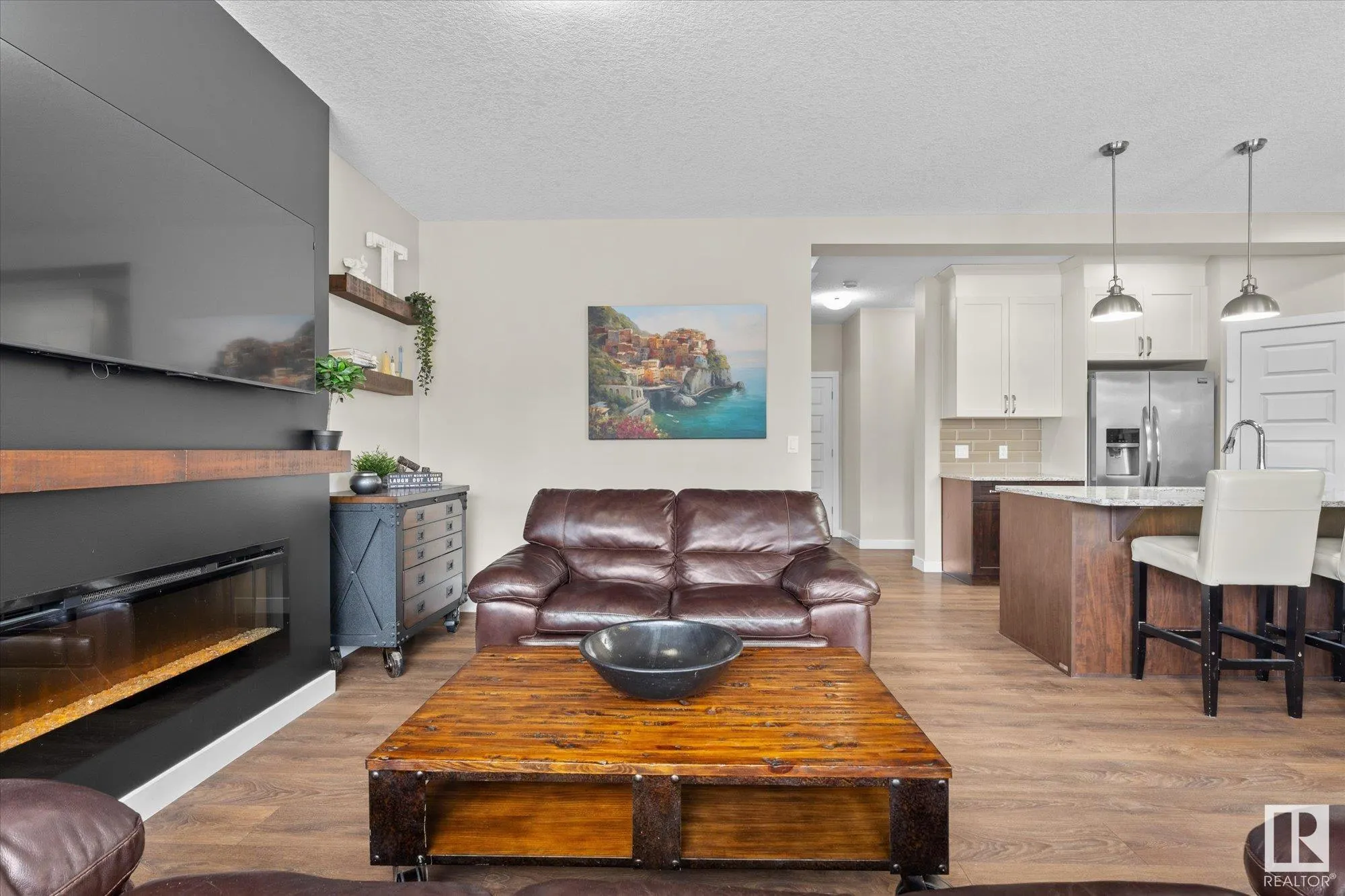 27 KINGSBURY Circle