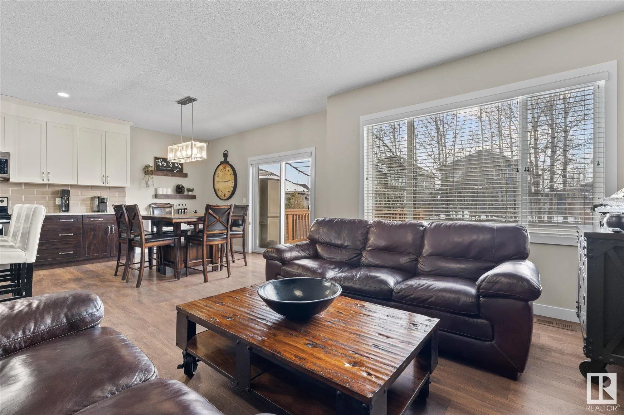 27 KINGSBURY Circle