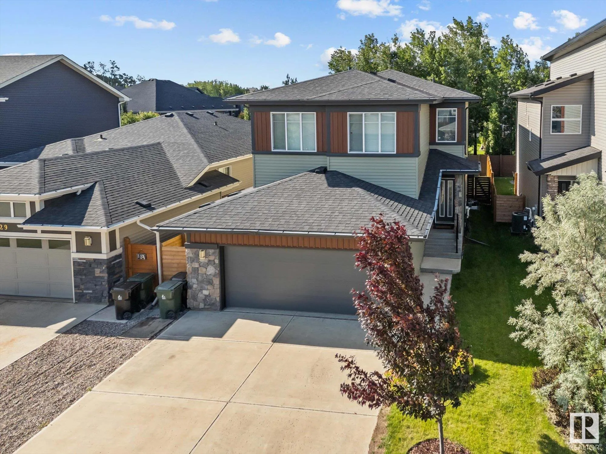 27 KINGSBURY Circle