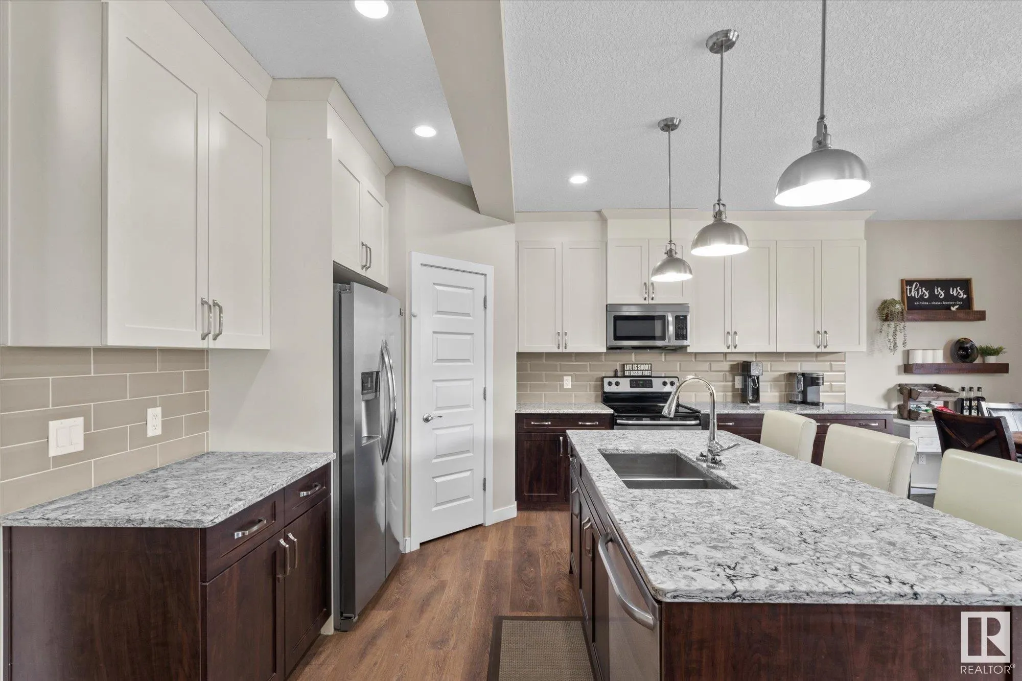 27 KINGSBURY Circle