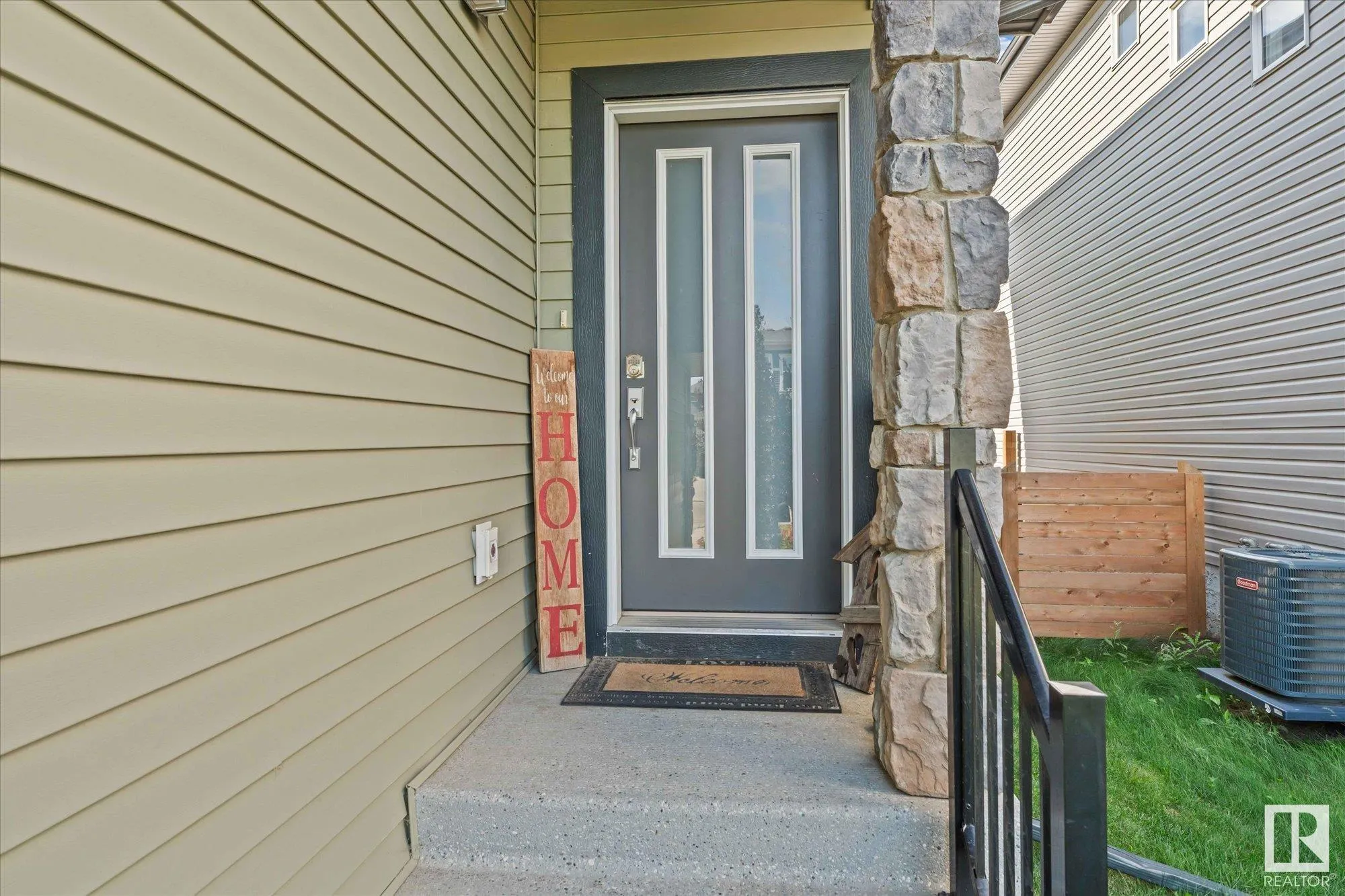 27 KINGSBURY Circle