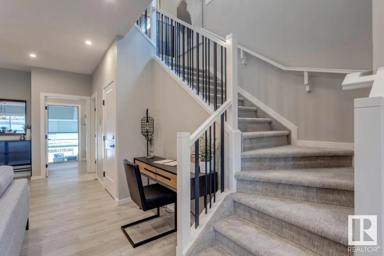 3 ASHBURY Crescent