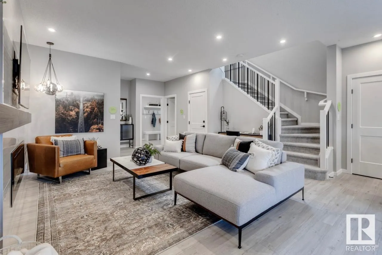 3 ASHBURY Crescent