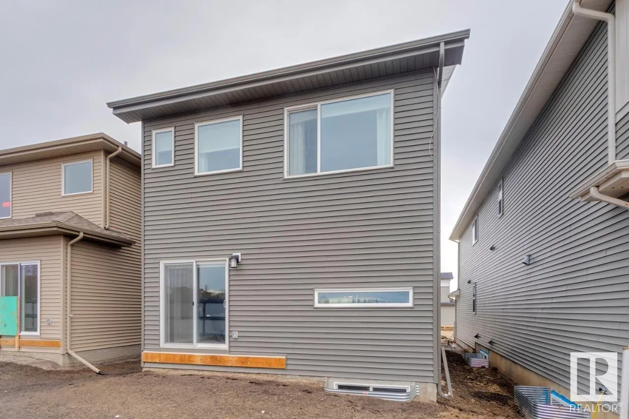 3 ASHBURY Crescent