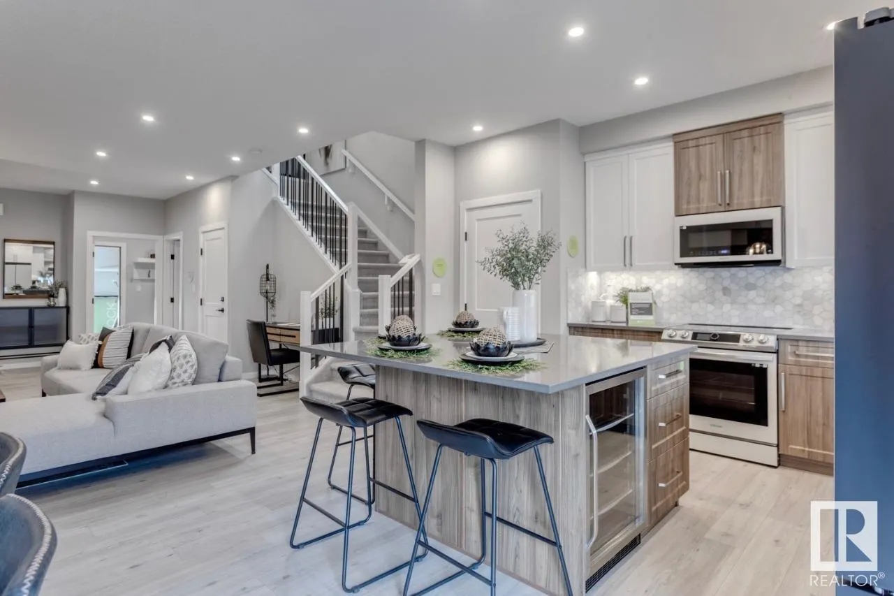 3 ASHBURY Crescent