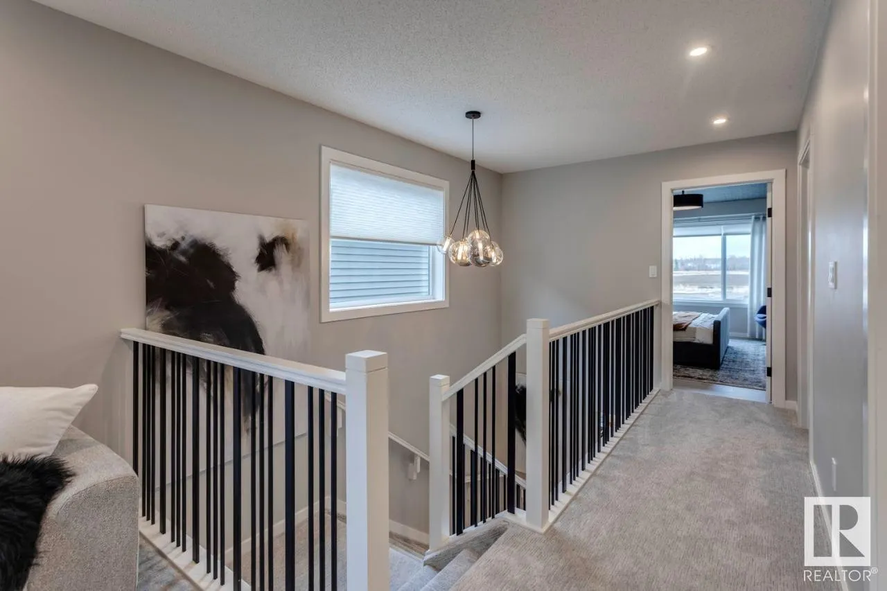 3 ASHBURY Crescent