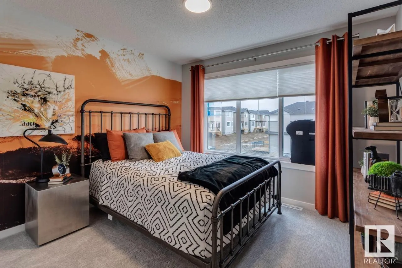 3 ASHBURY Crescent