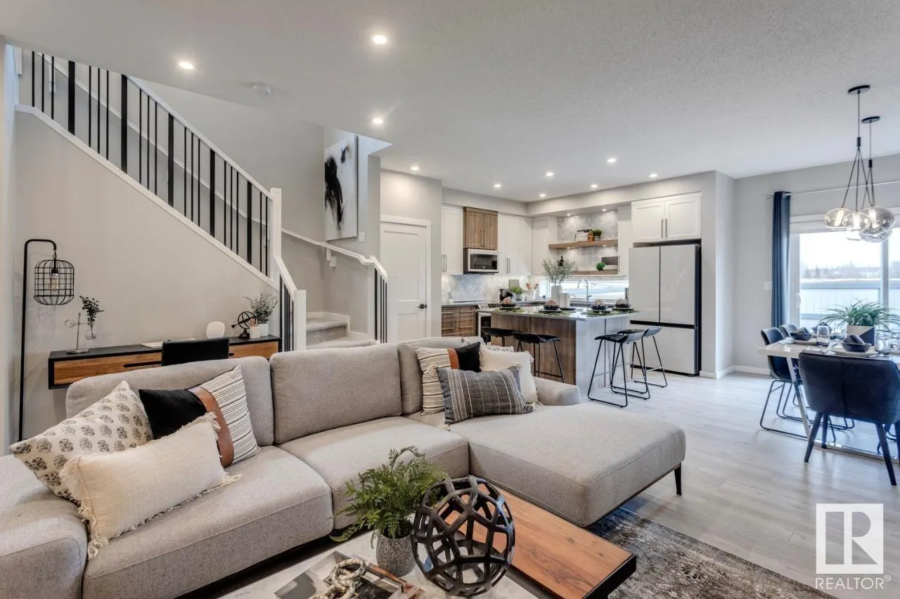 3 ASHBURY Crescent