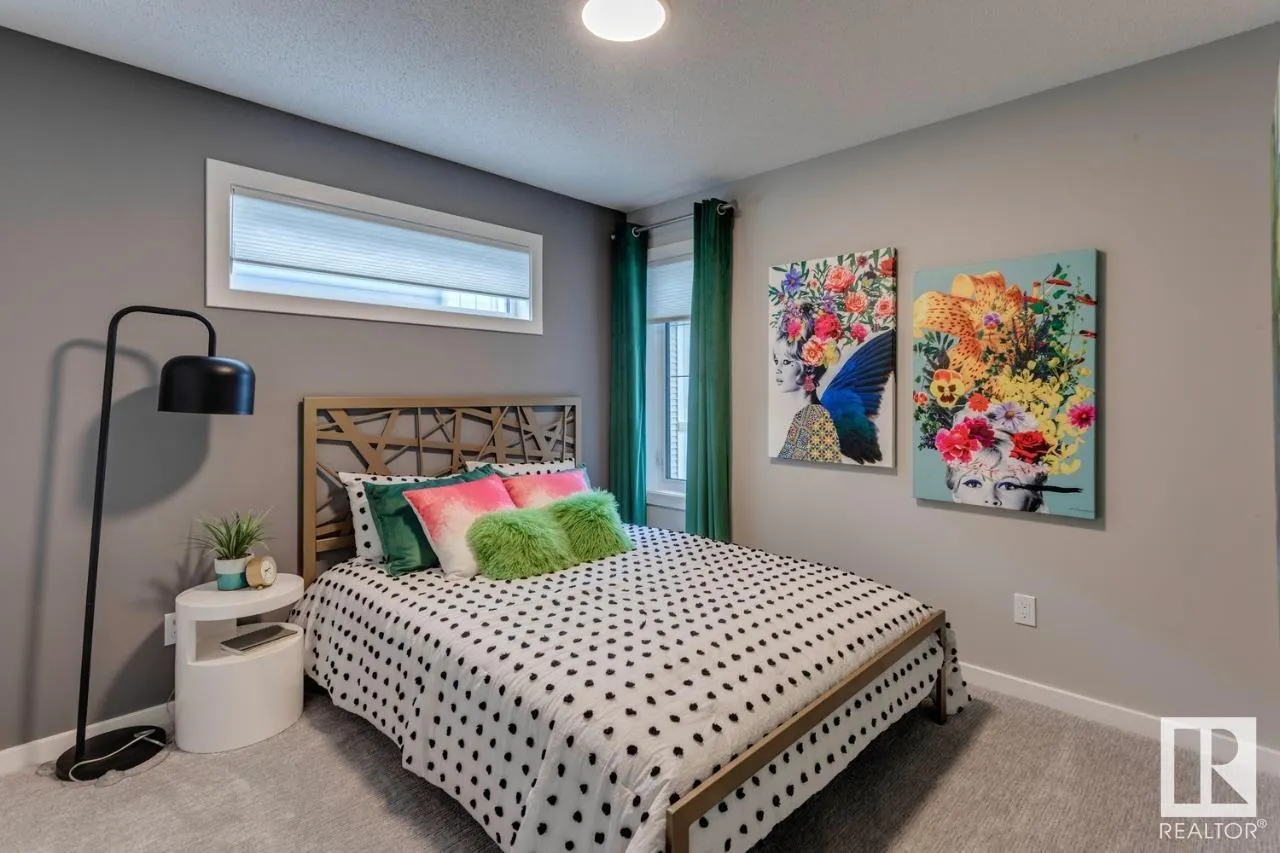 3 ASHBURY Crescent