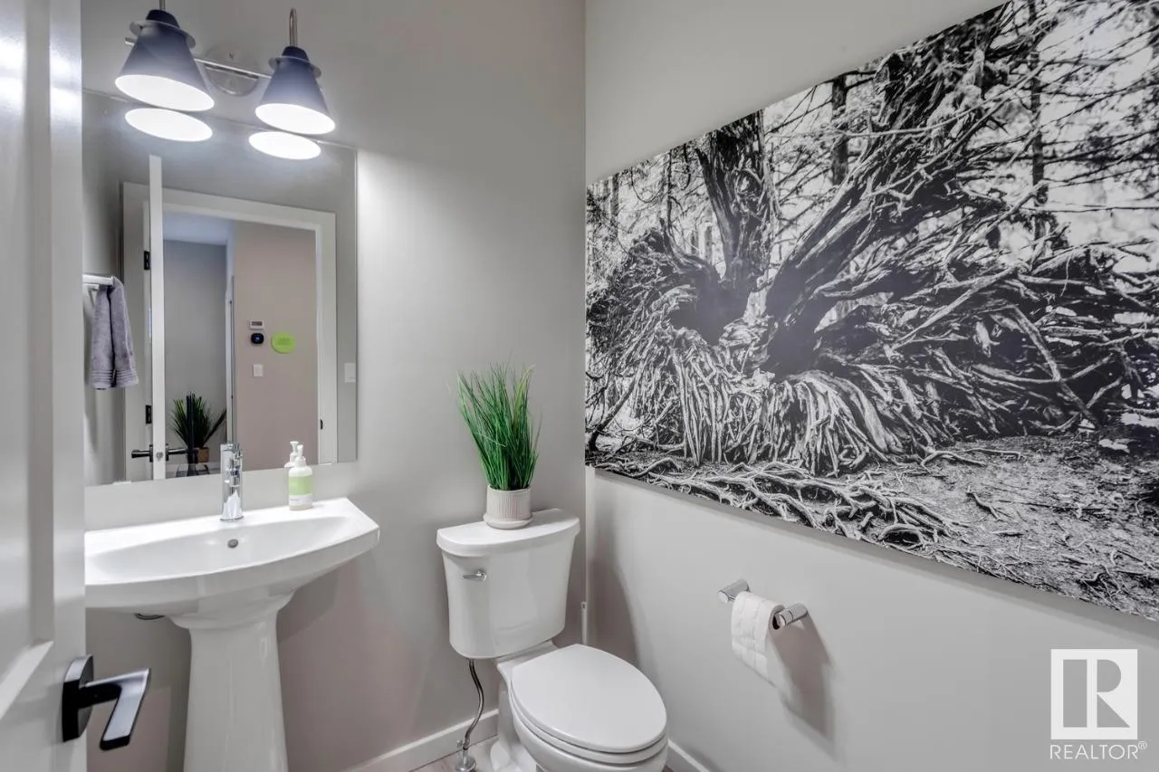 3 ASHBURY Crescent