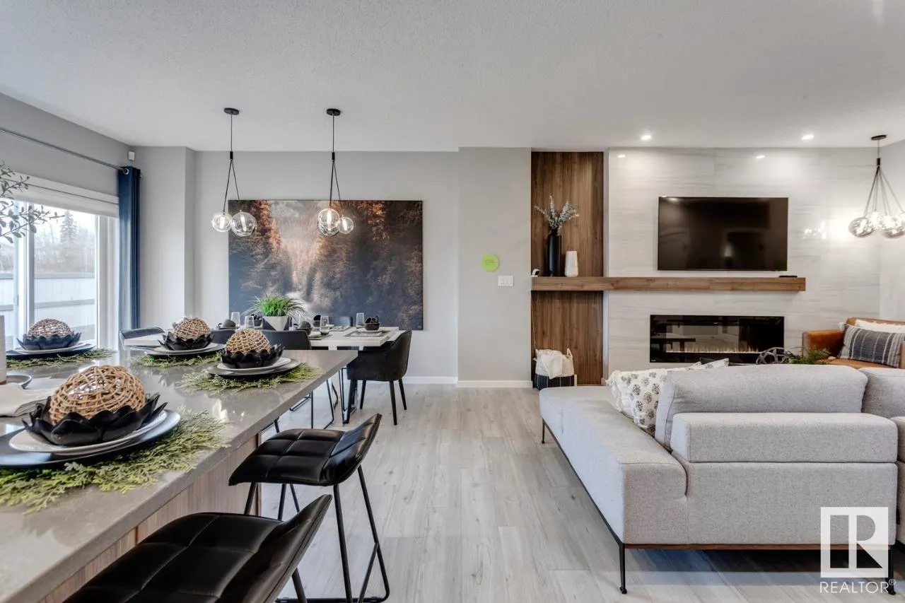 3 ASHBURY Crescent