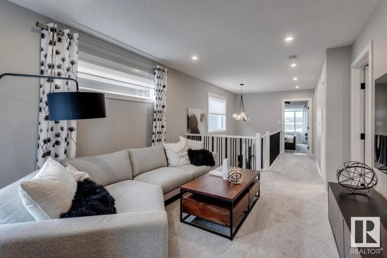 3 ASHBURY Crescent