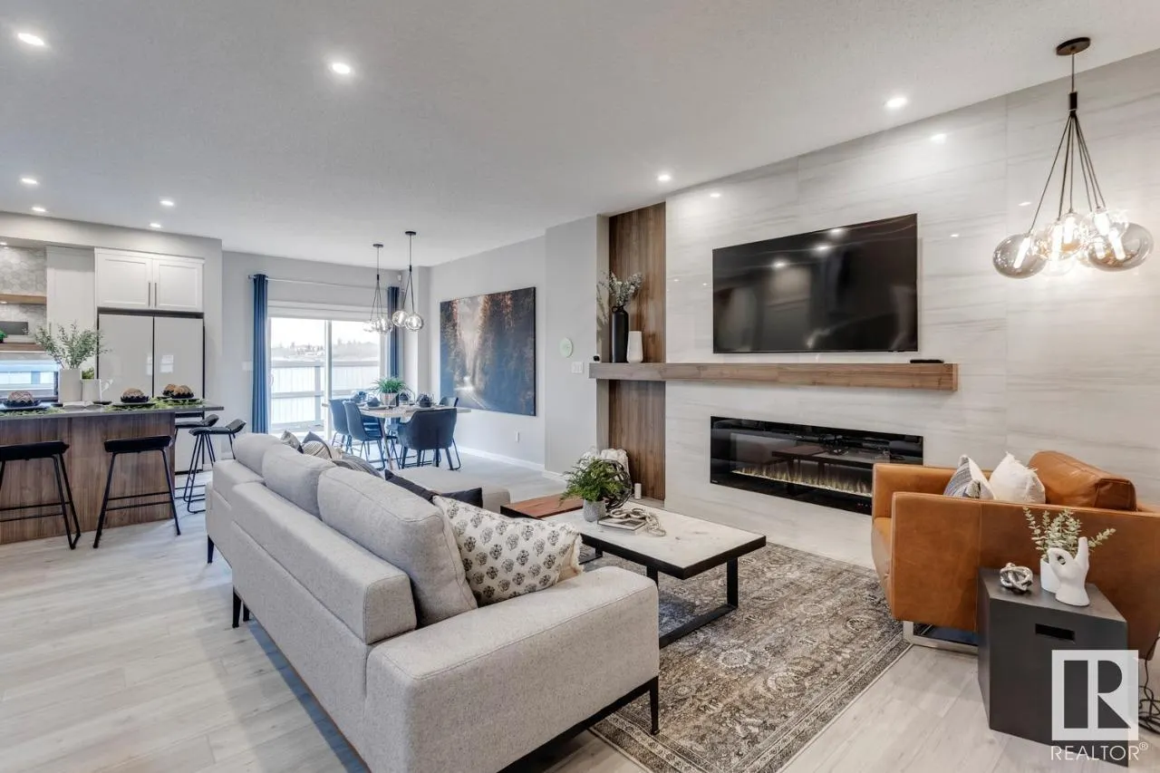 3 ASHBURY Crescent