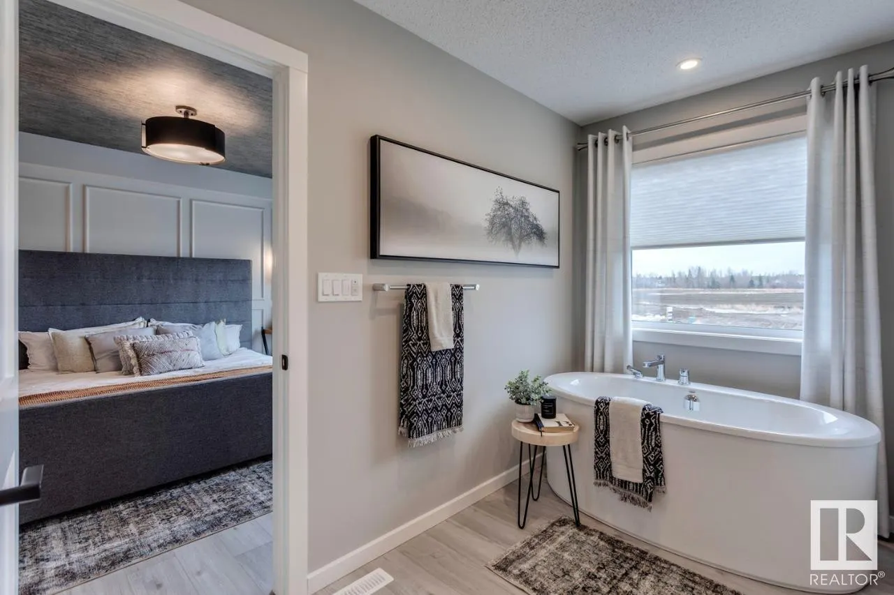 3 ASHBURY Crescent