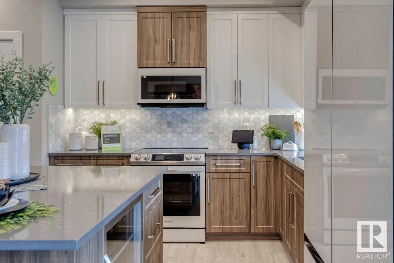 3 ASHBURY Crescent