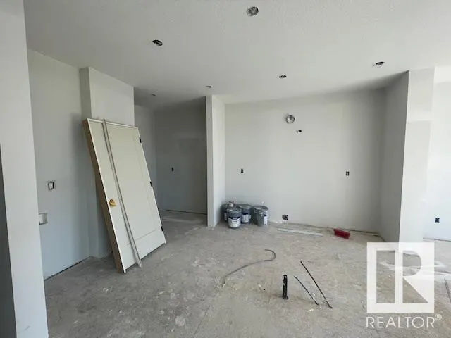 118 ELLICE Bend