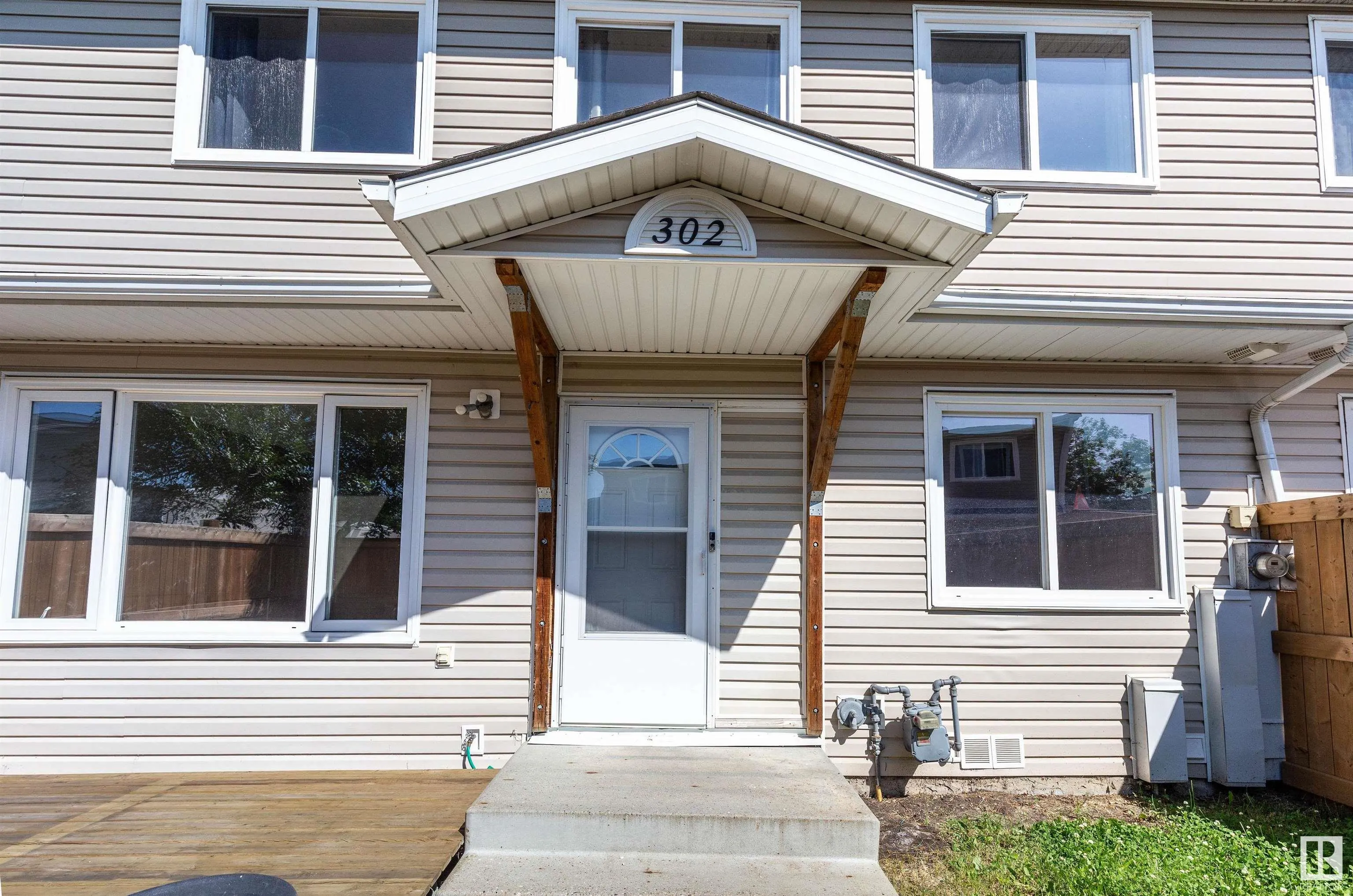 302 TELFORD Court