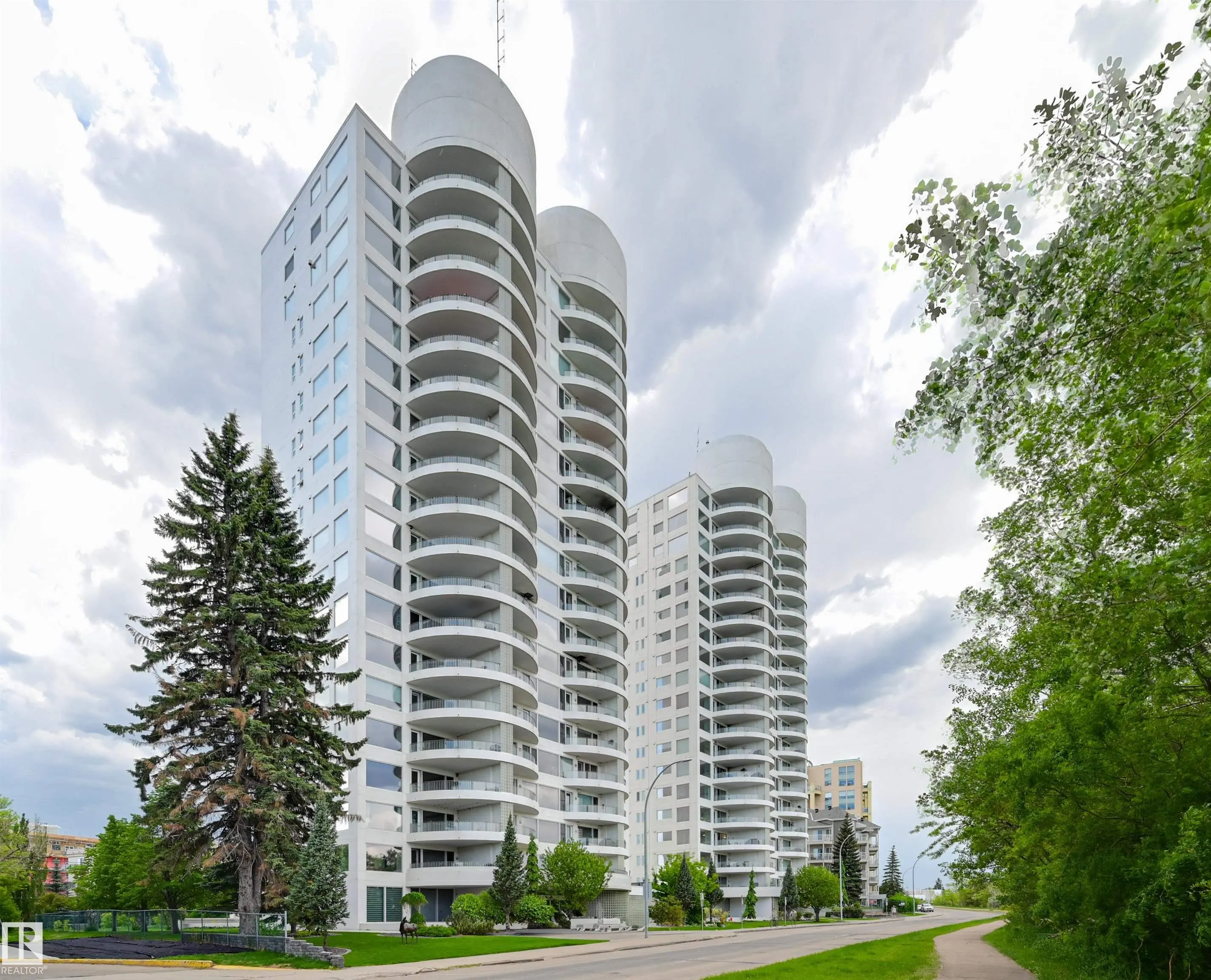 10721 SASKATCHEWAN Drive