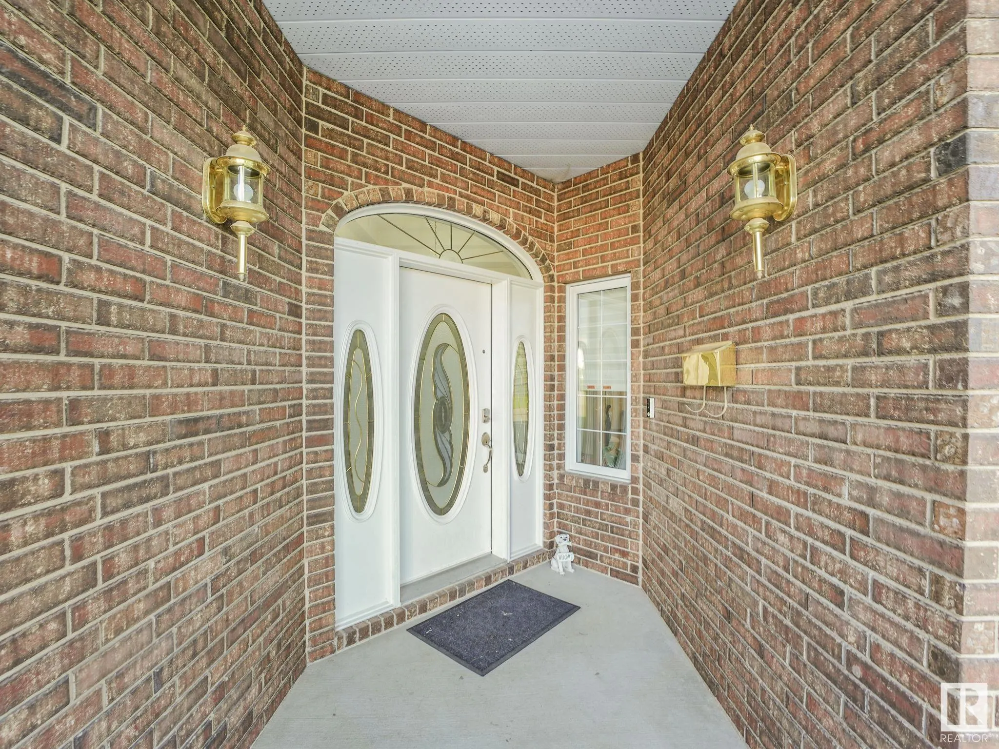 382 ESTATE Drive