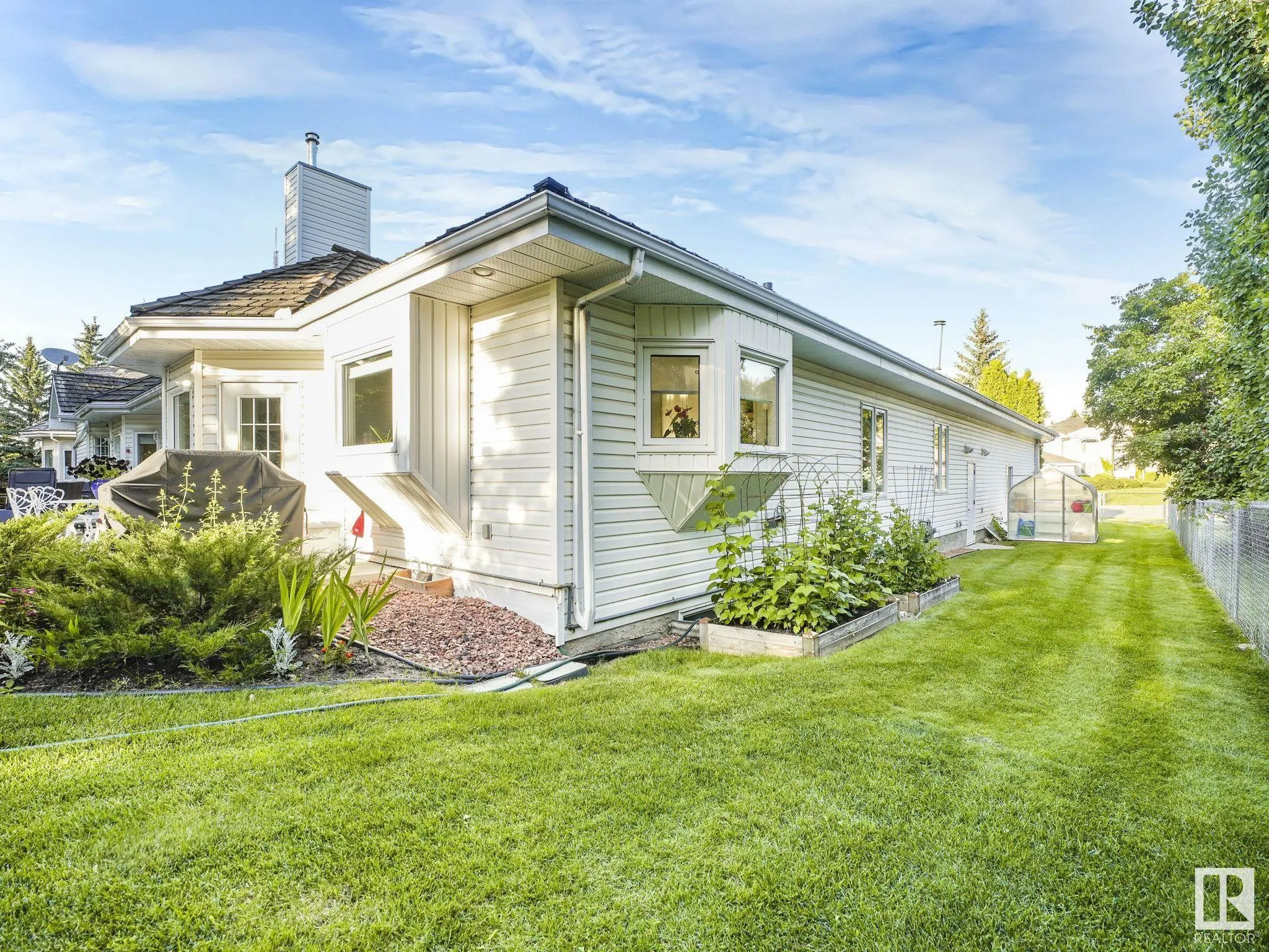 382 ESTATE Drive