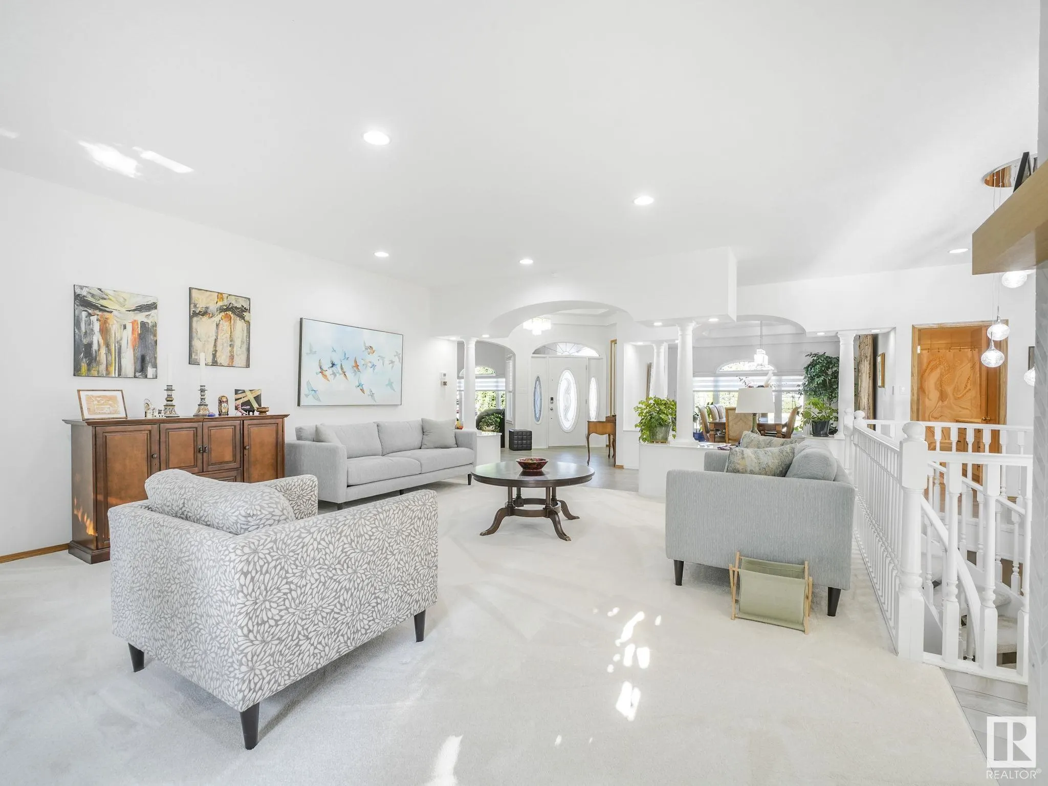 382 ESTATE Drive