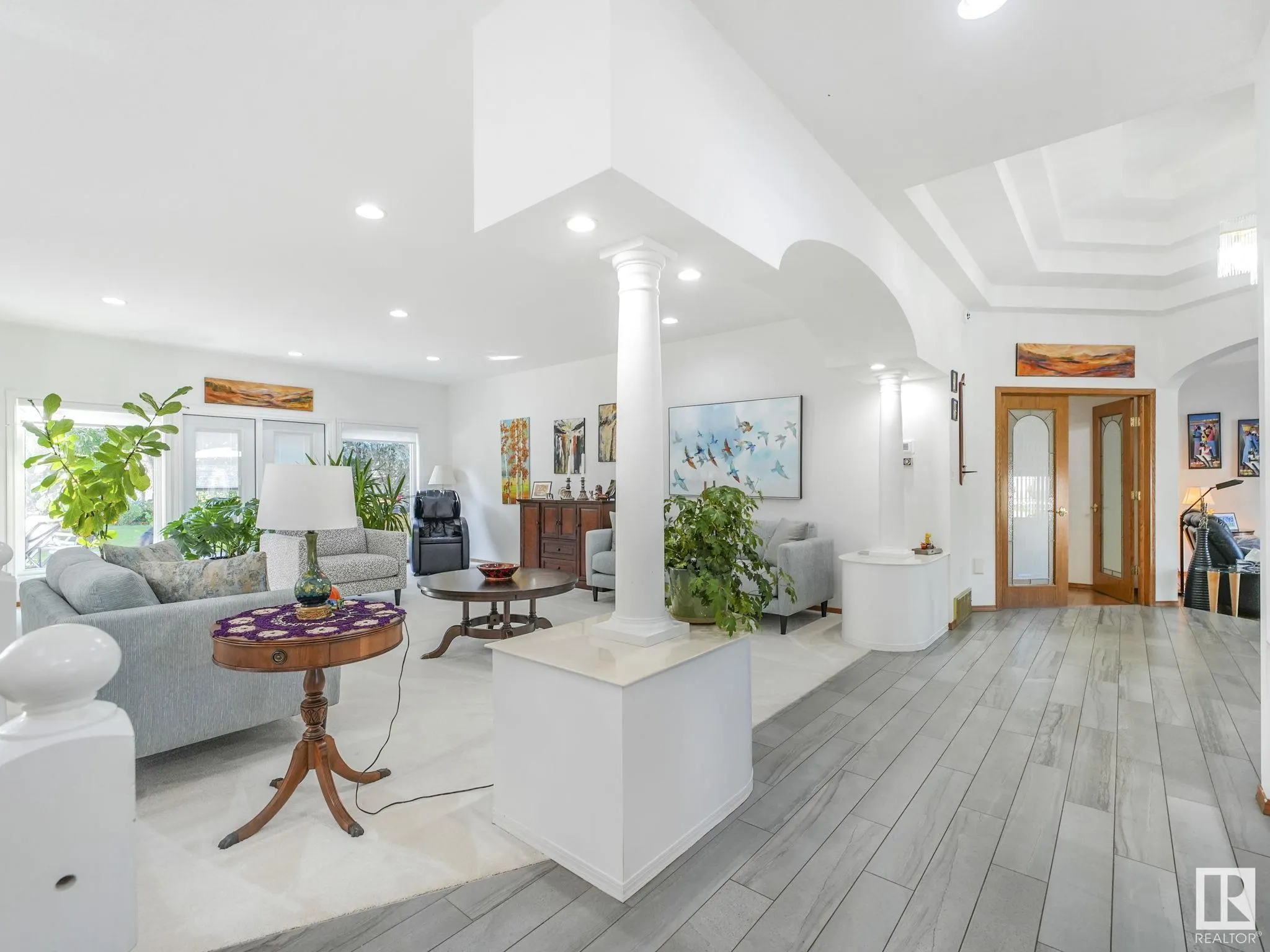 382 ESTATE Drive