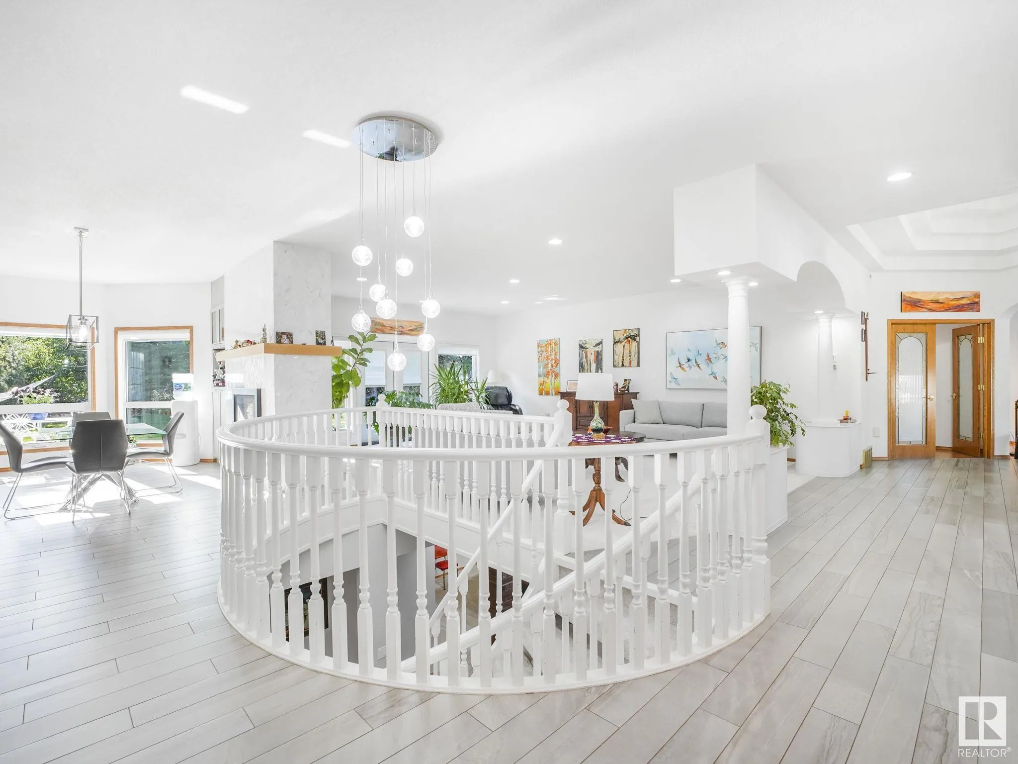 382 ESTATE Drive