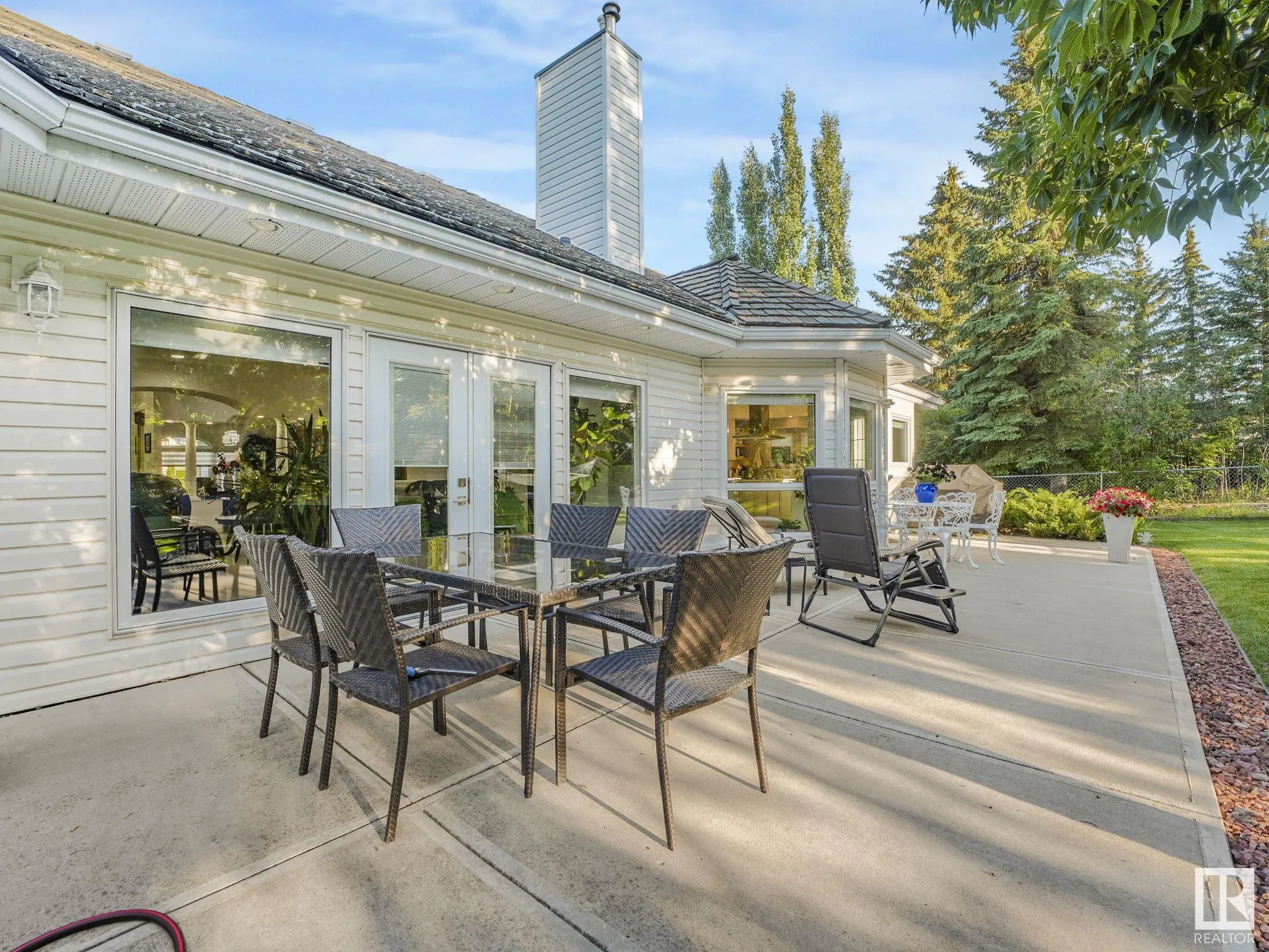 382 ESTATE Drive