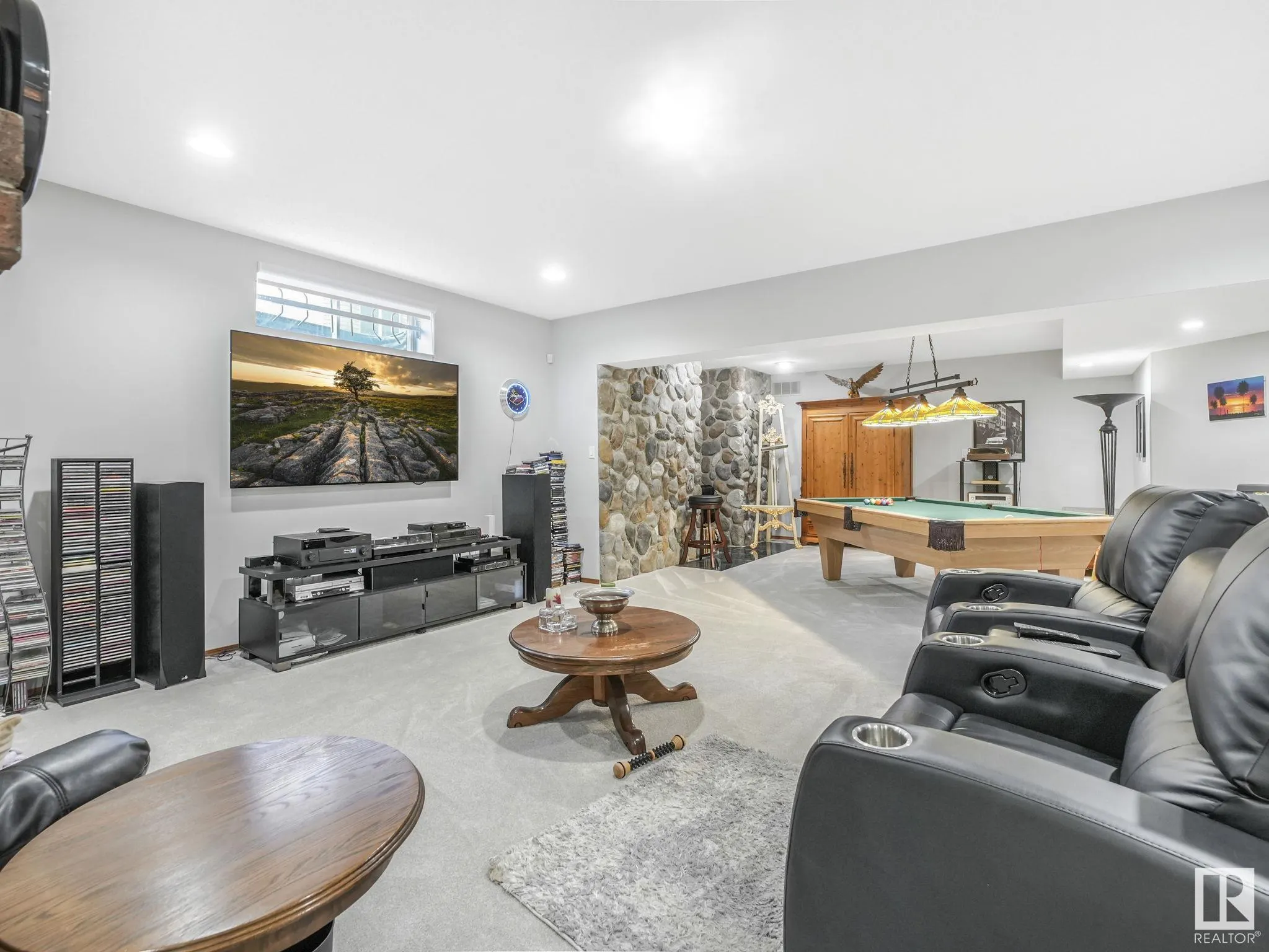 382 ESTATE Drive