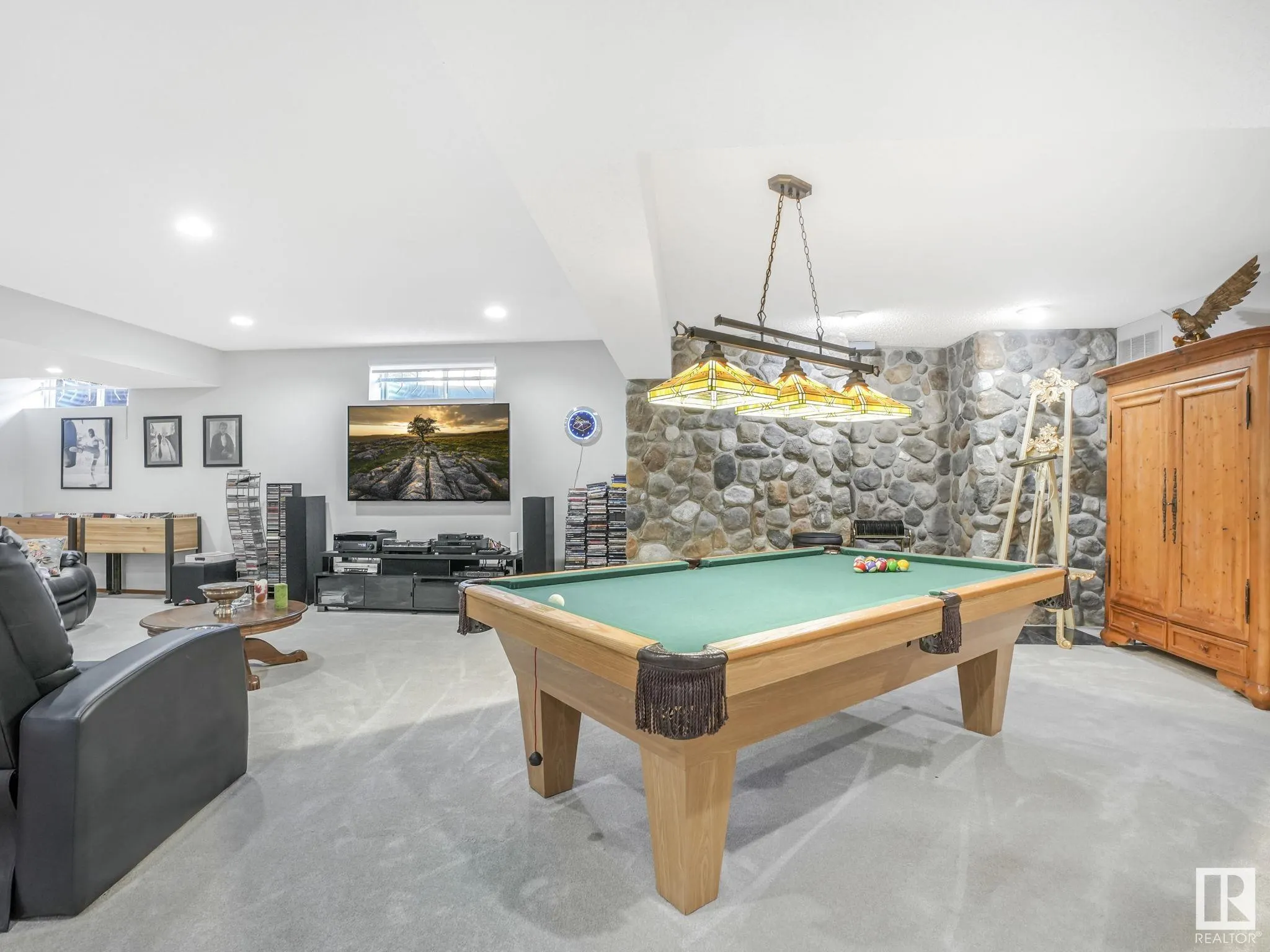 382 ESTATE Drive