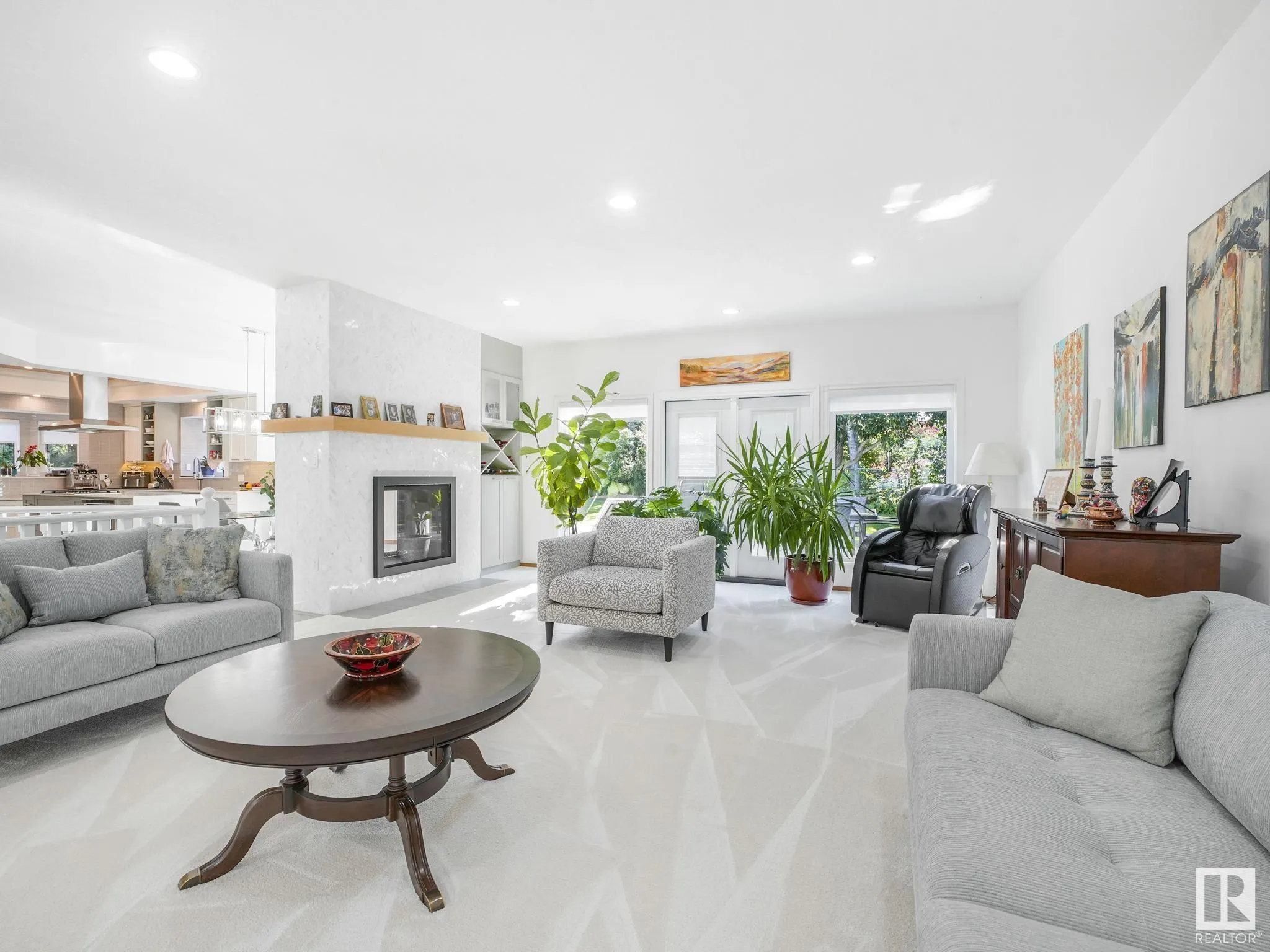 382 ESTATE Drive