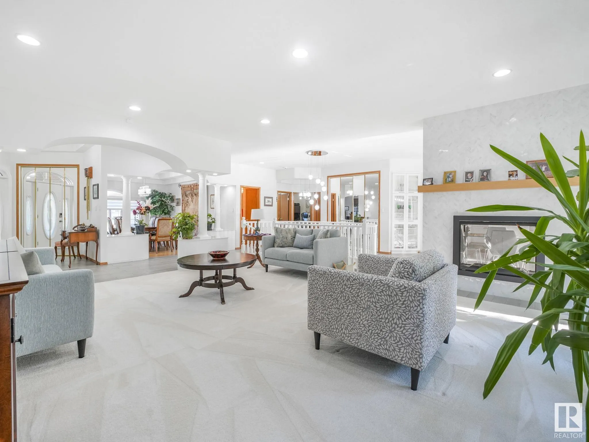 382 ESTATE Drive