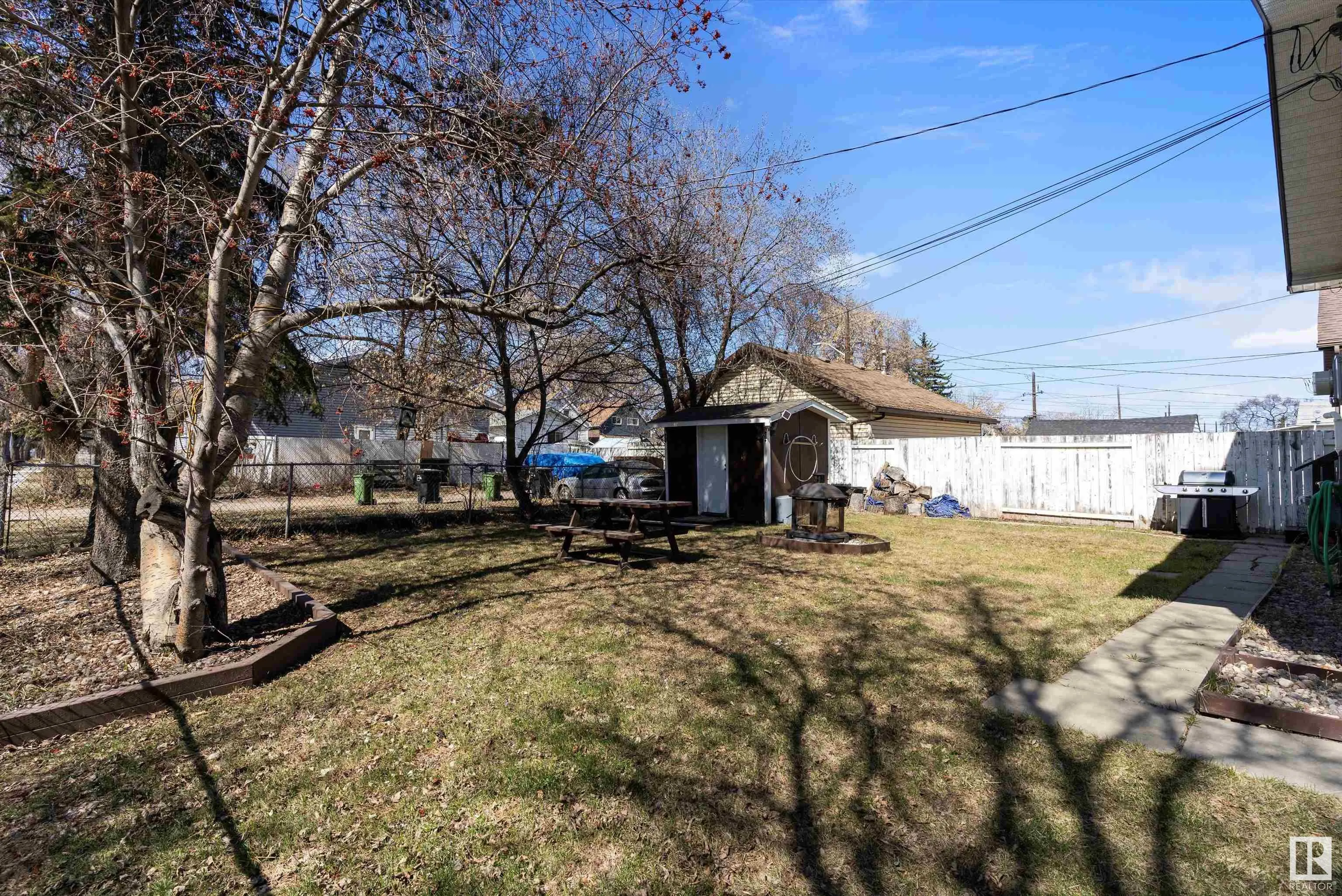12004 & 12006 128 Avenue
