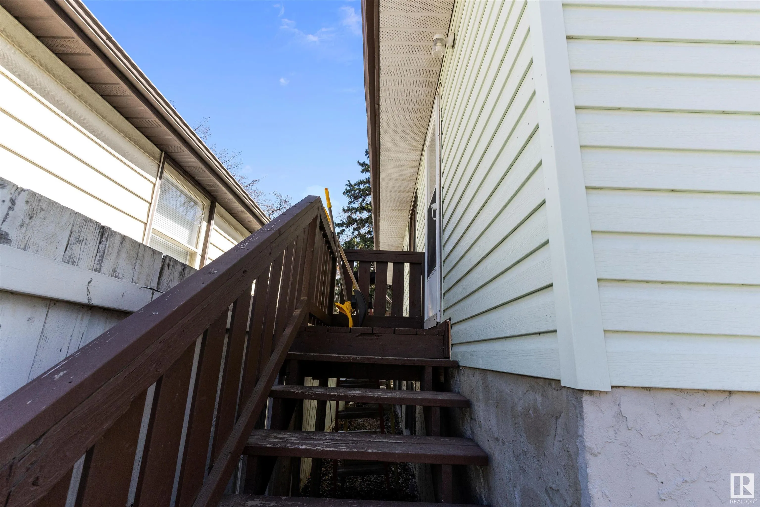 12004 & 12006 128 Avenue