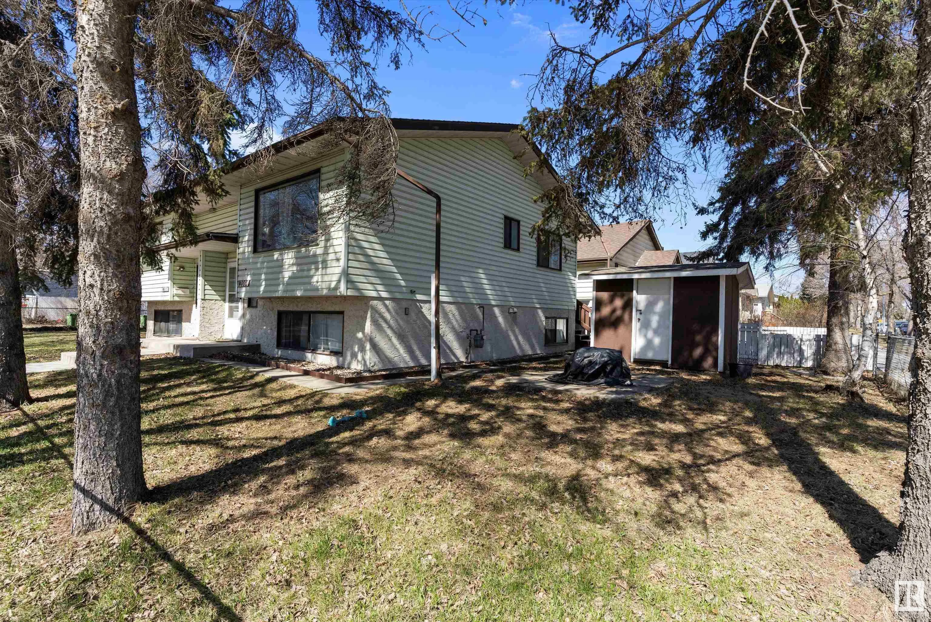 12004 & 12006 128 Avenue