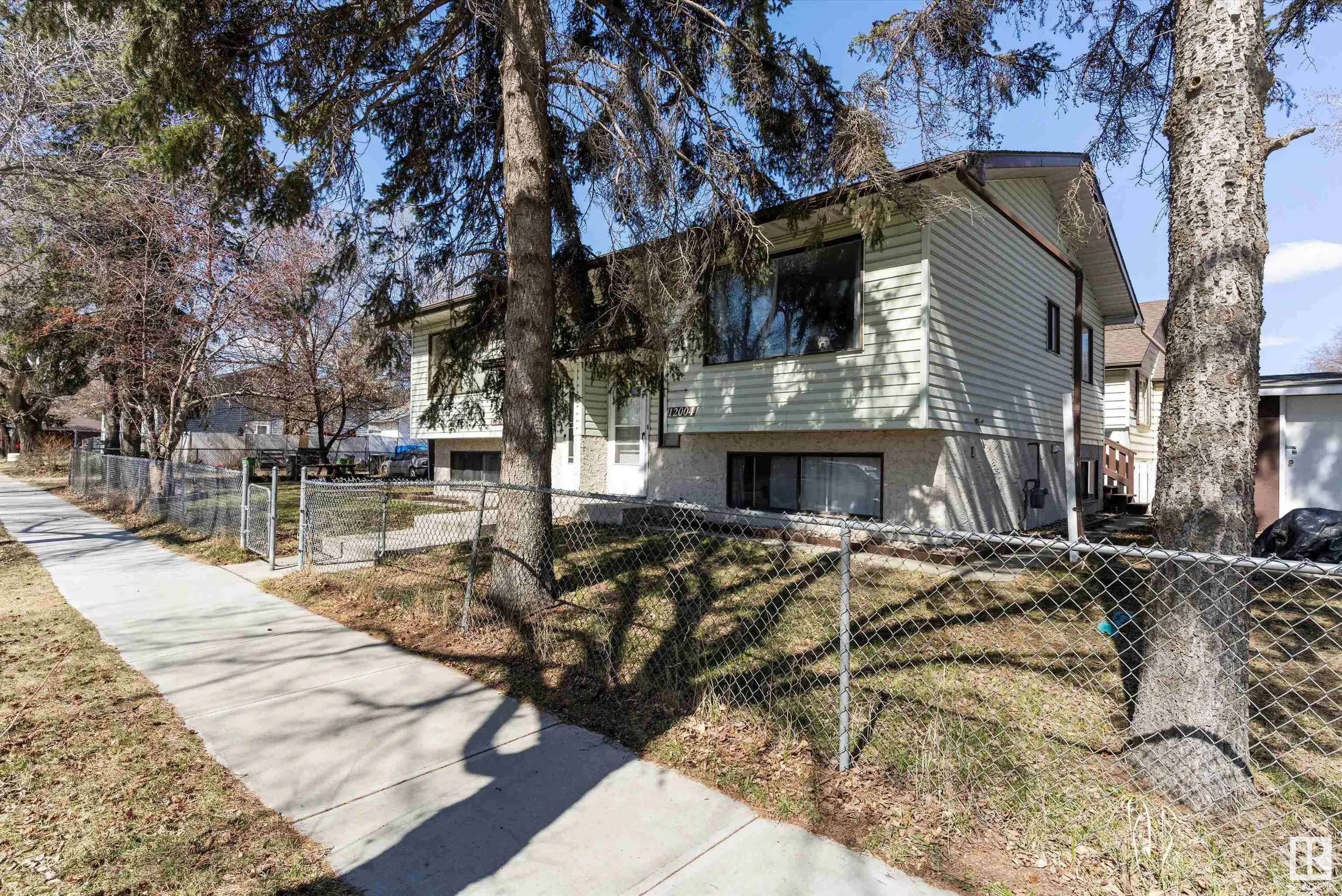 12004 & 12006 128 Avenue