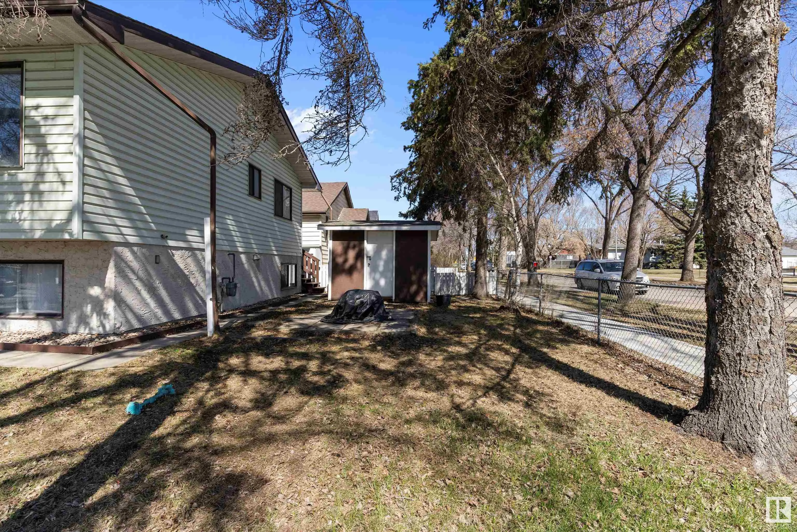 12004 & 12006 128 Avenue