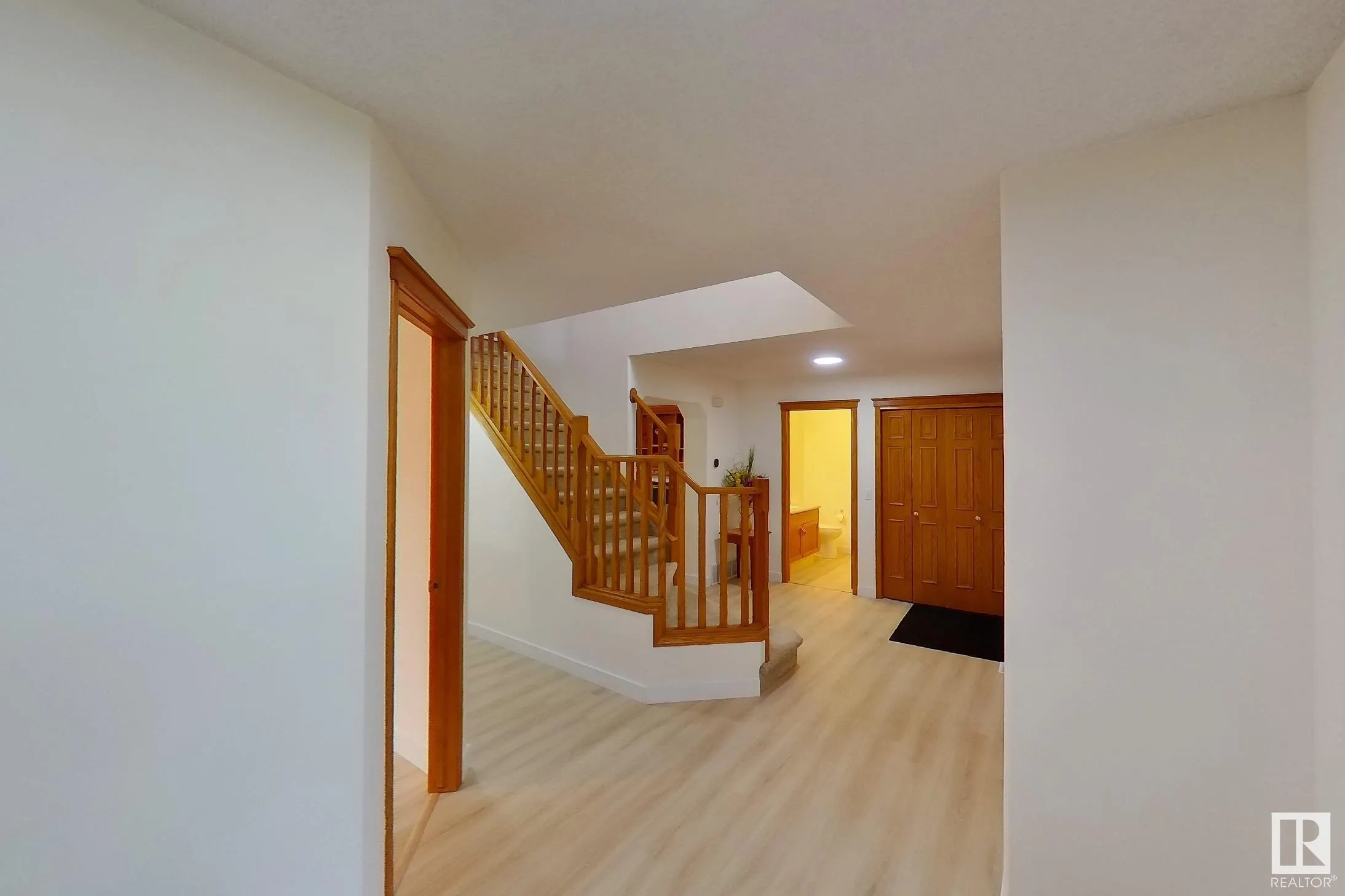 41 HAMPTON Crescent
