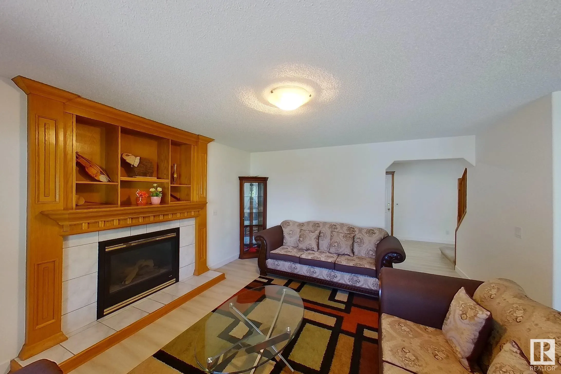 41 HAMPTON Crescent