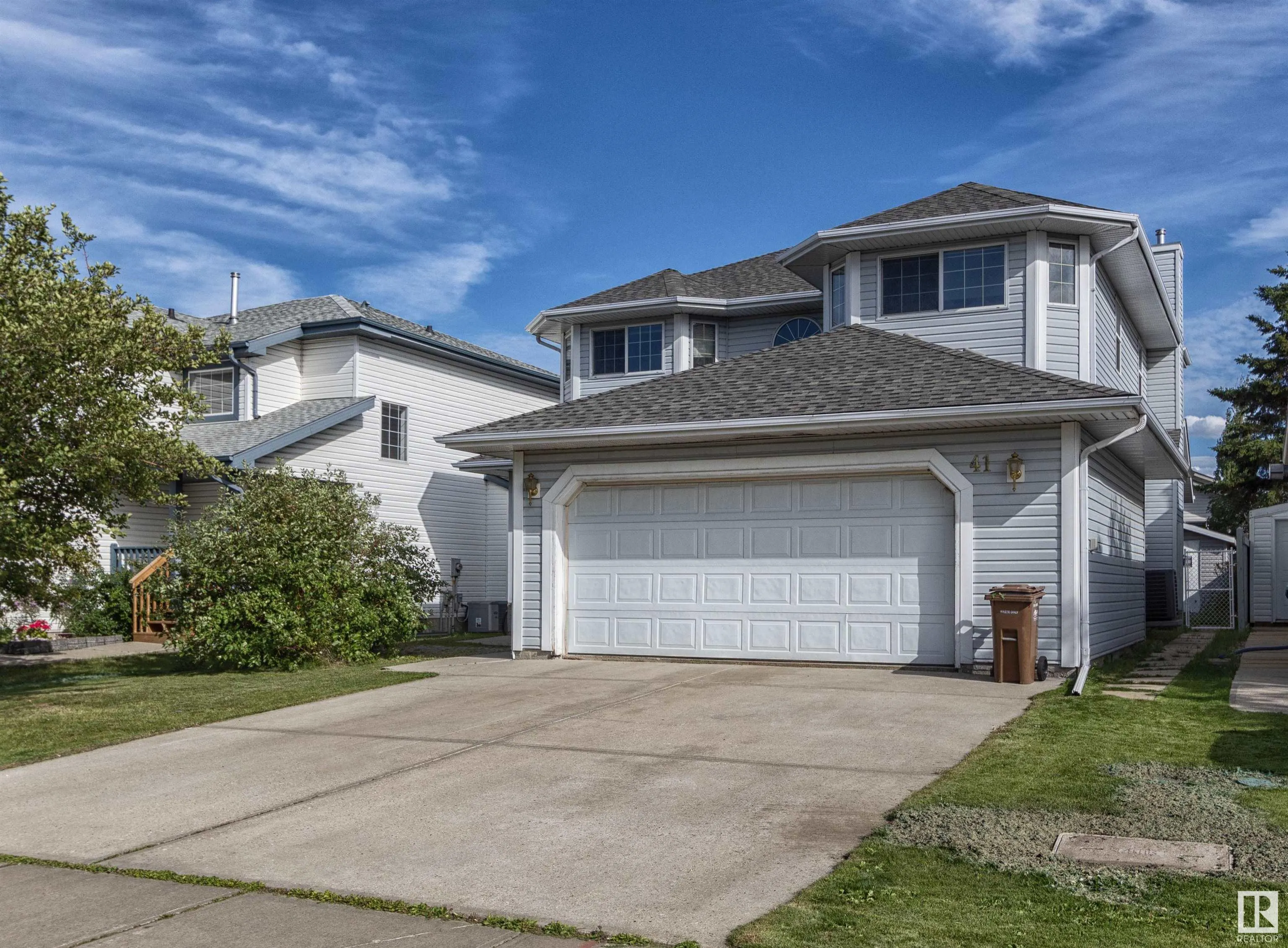 41 HAMPTON Crescent