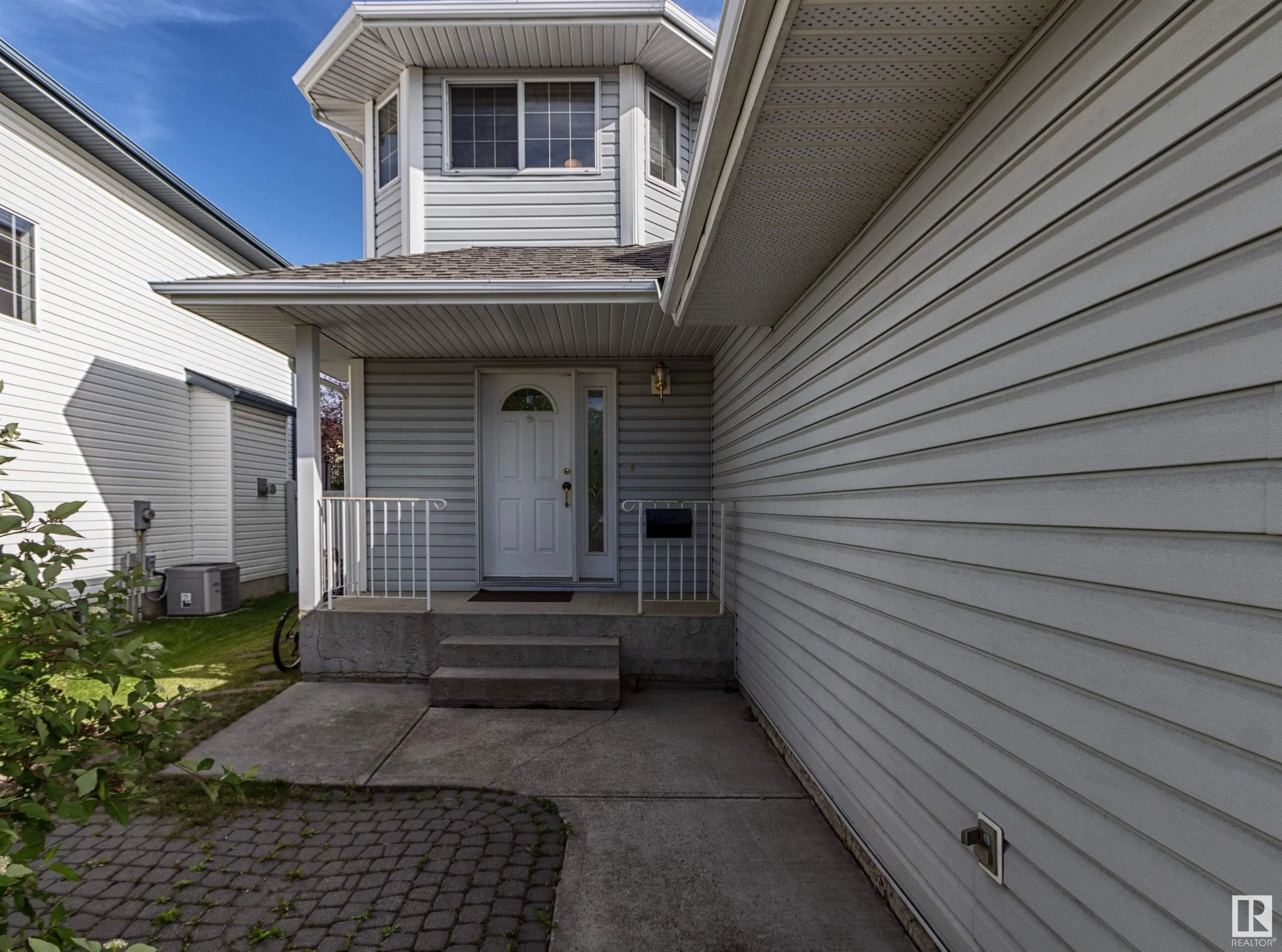 41 HAMPTON Crescent
