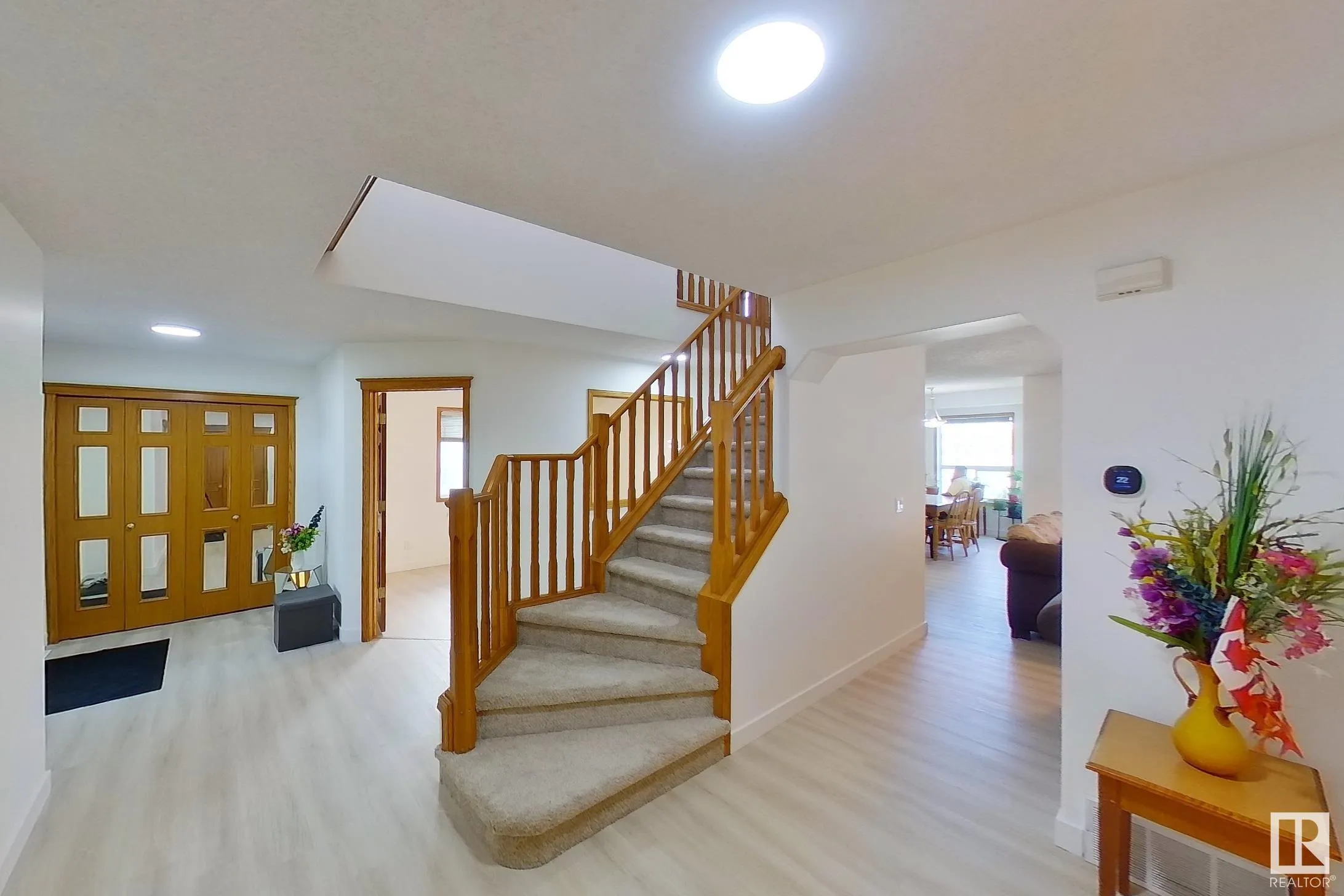 41 HAMPTON Crescent